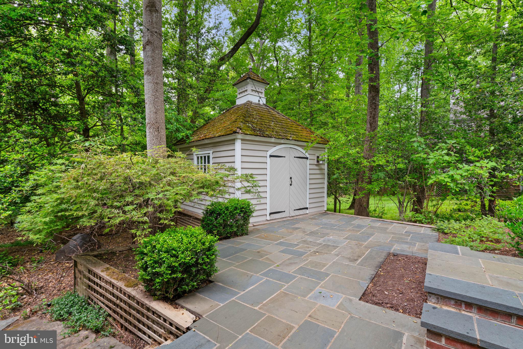 WYNNEWOOD - Residential