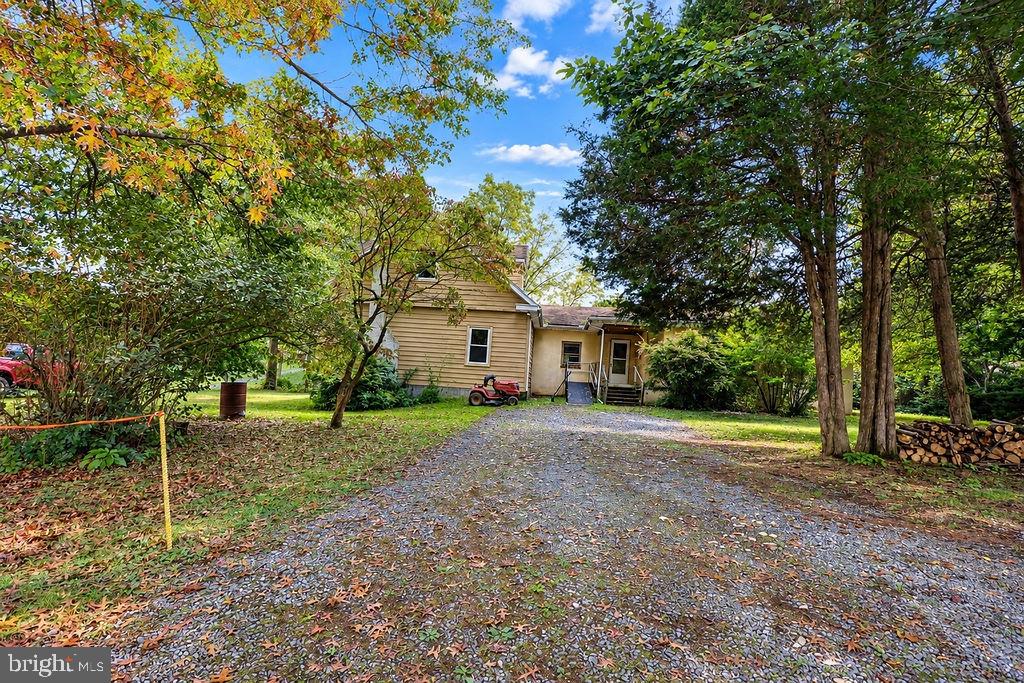 113 LINDBERGH DRIVE