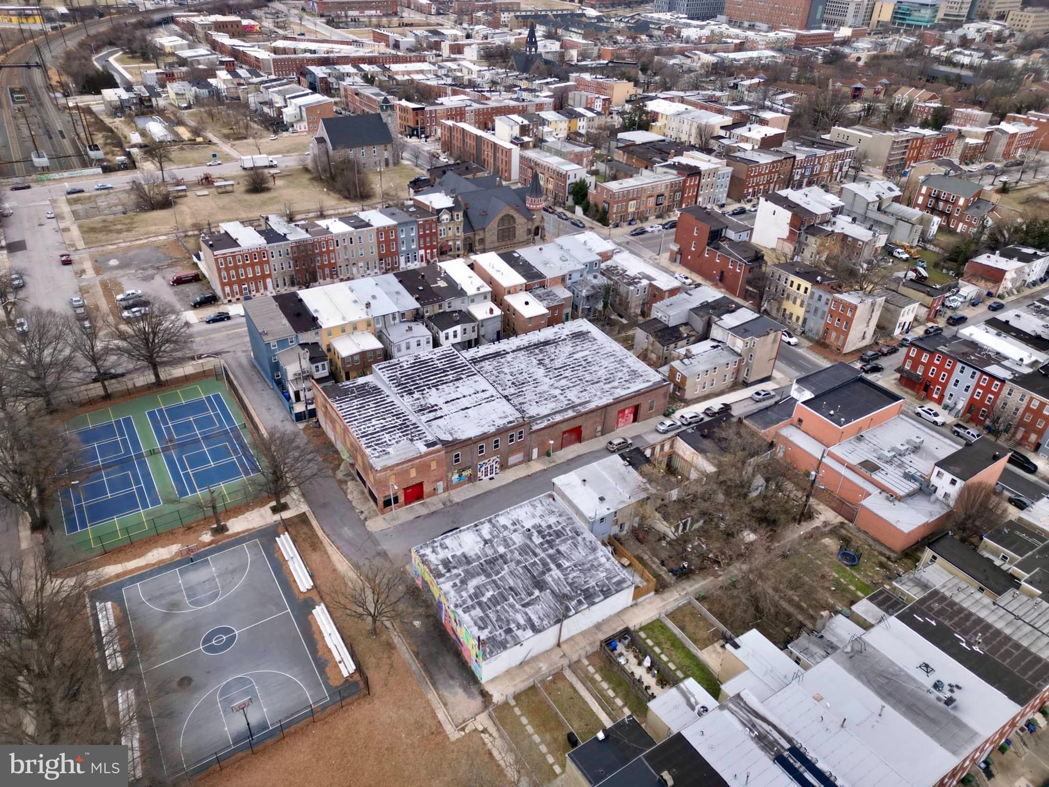 1301 N SPRING STREET