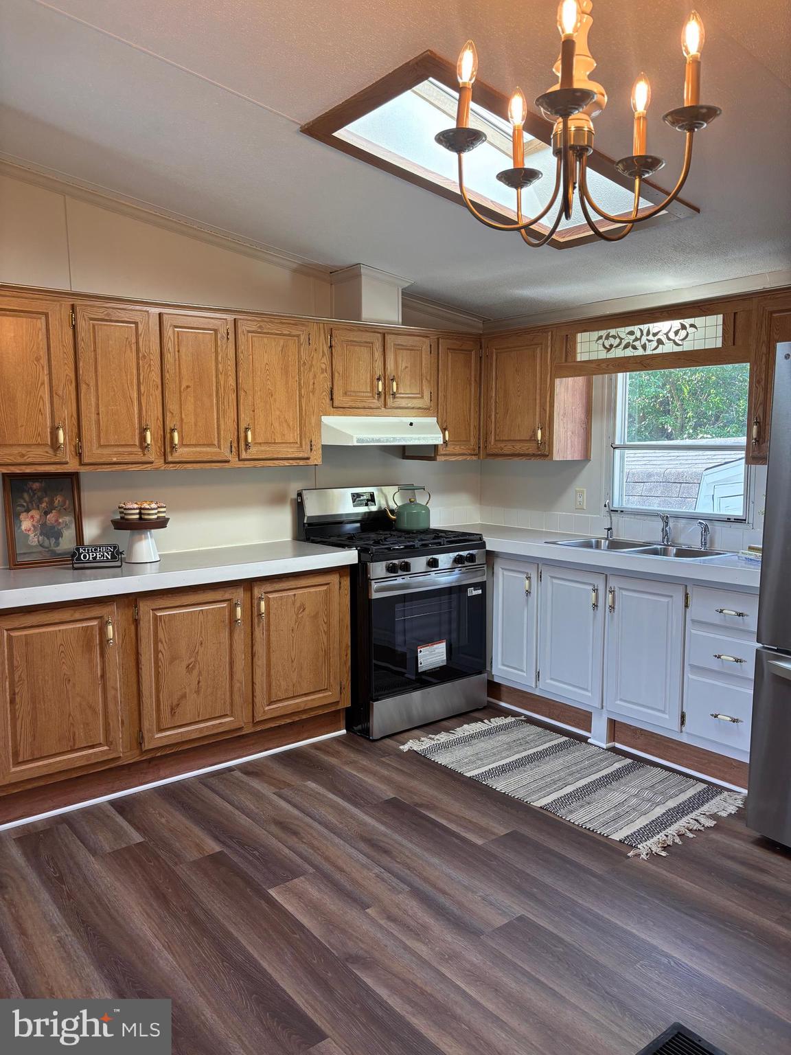 229 LONGWOOD CT W