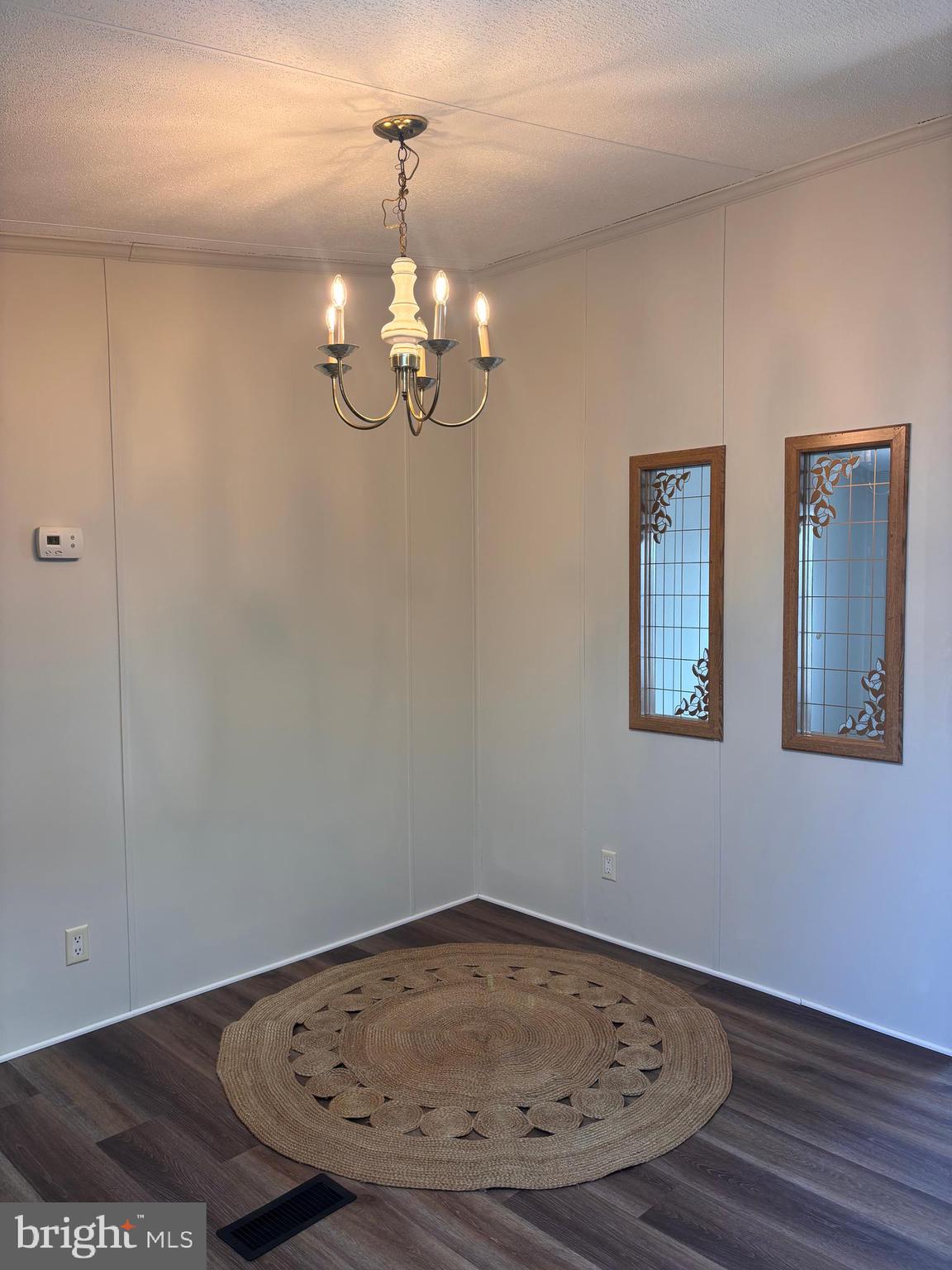 229 LONGWOOD CT W
