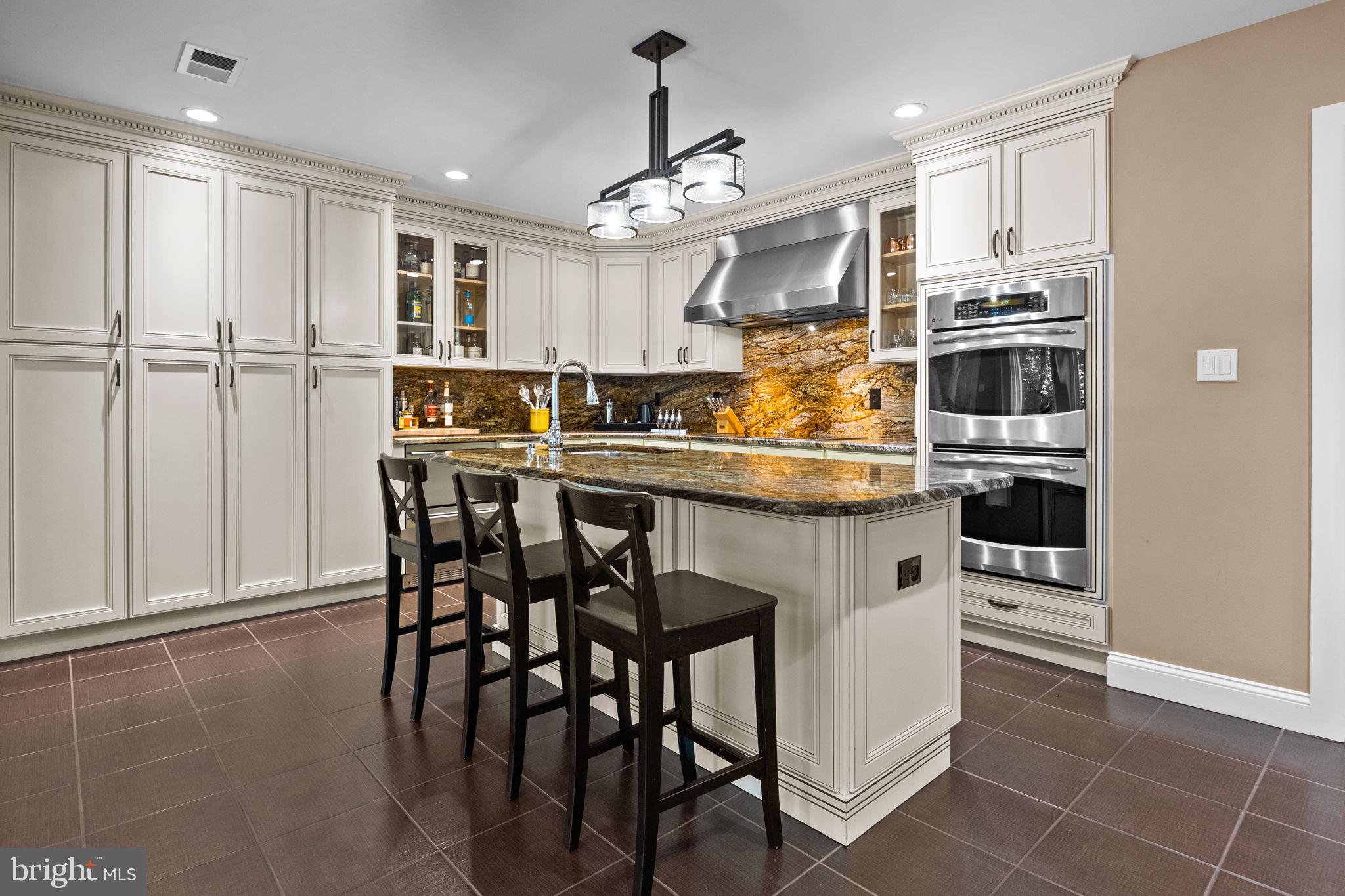 EDGEWOOD PARK - Residential