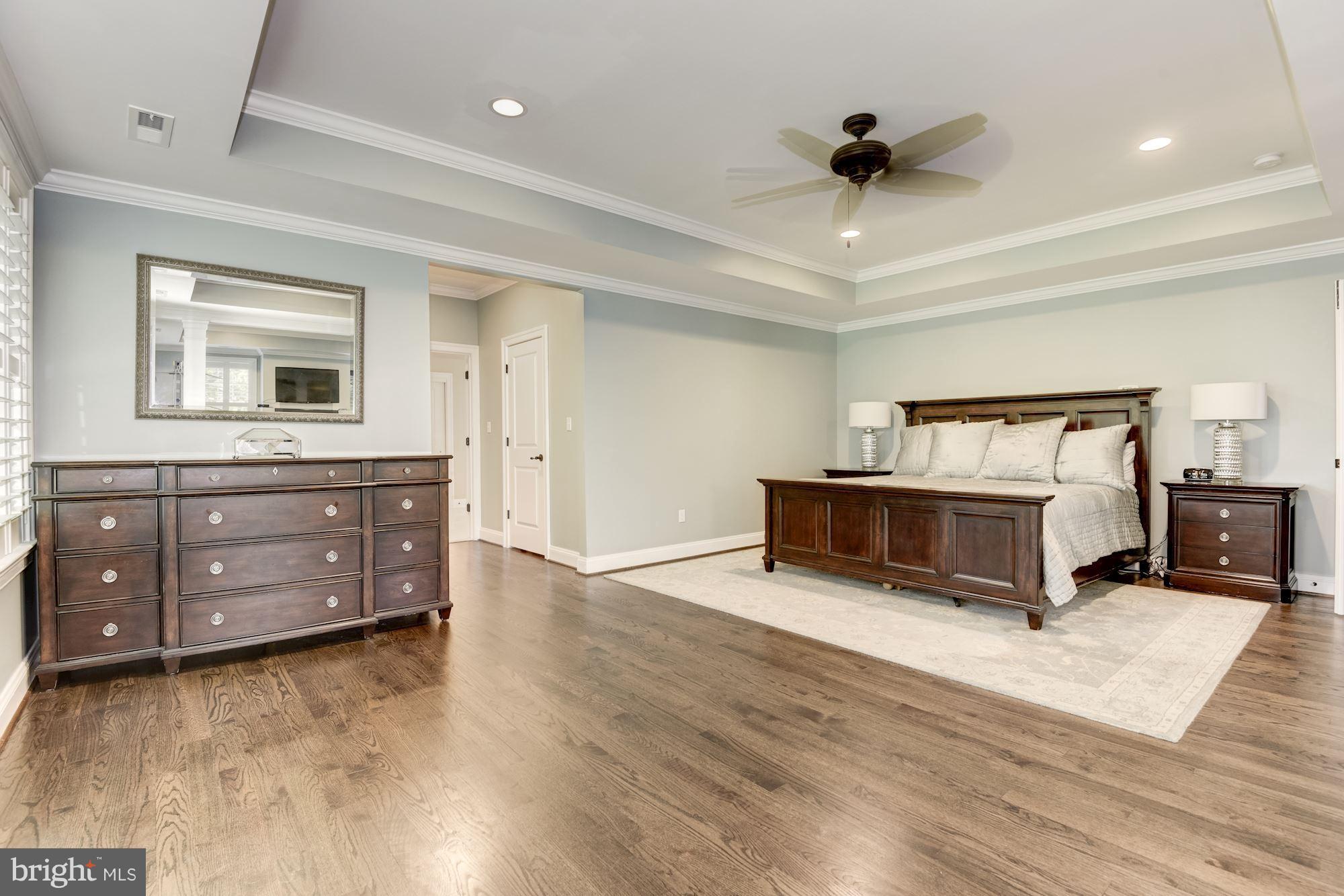 LARCHMONT - Residential