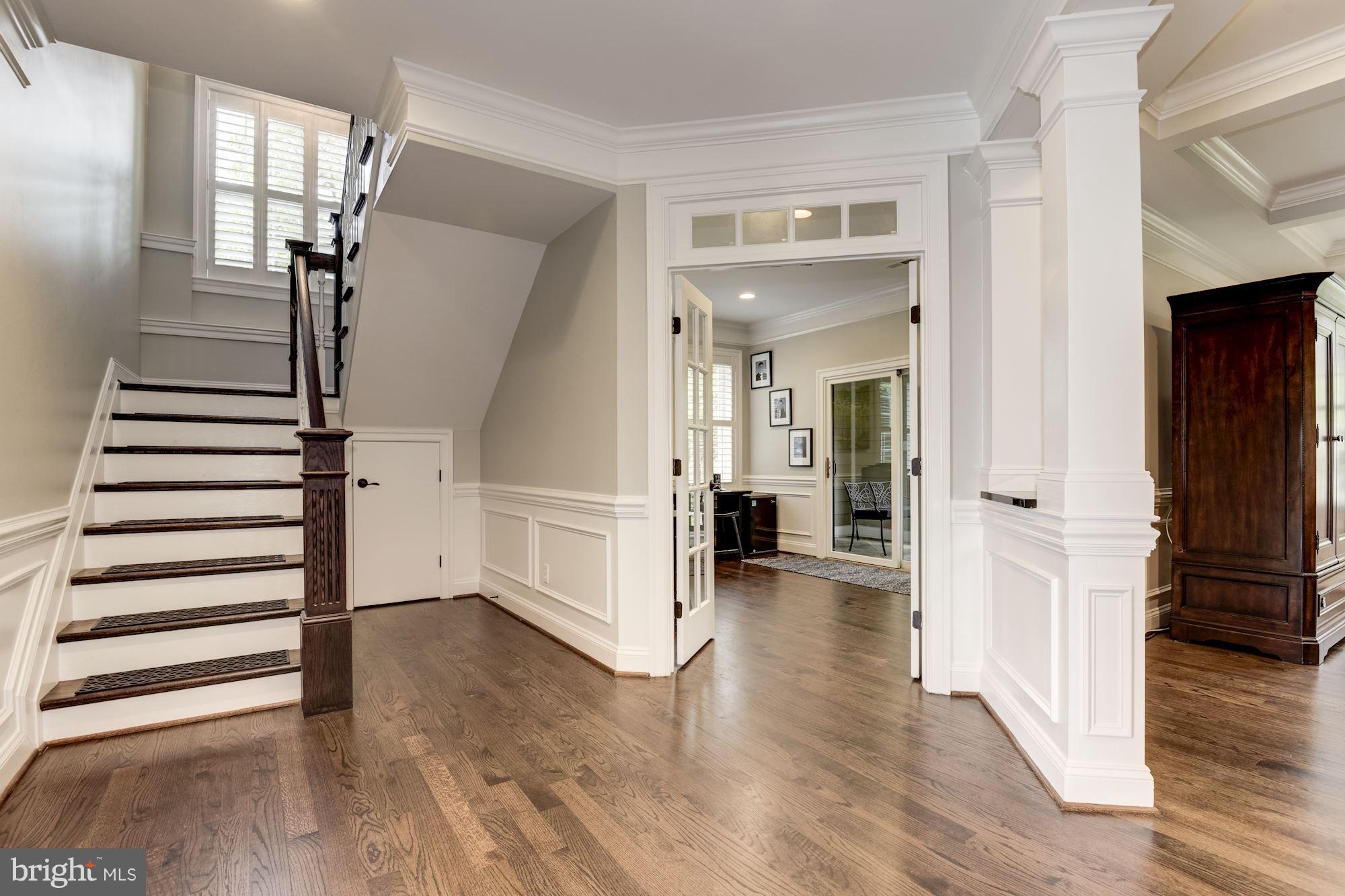 LARCHMONT - Residential