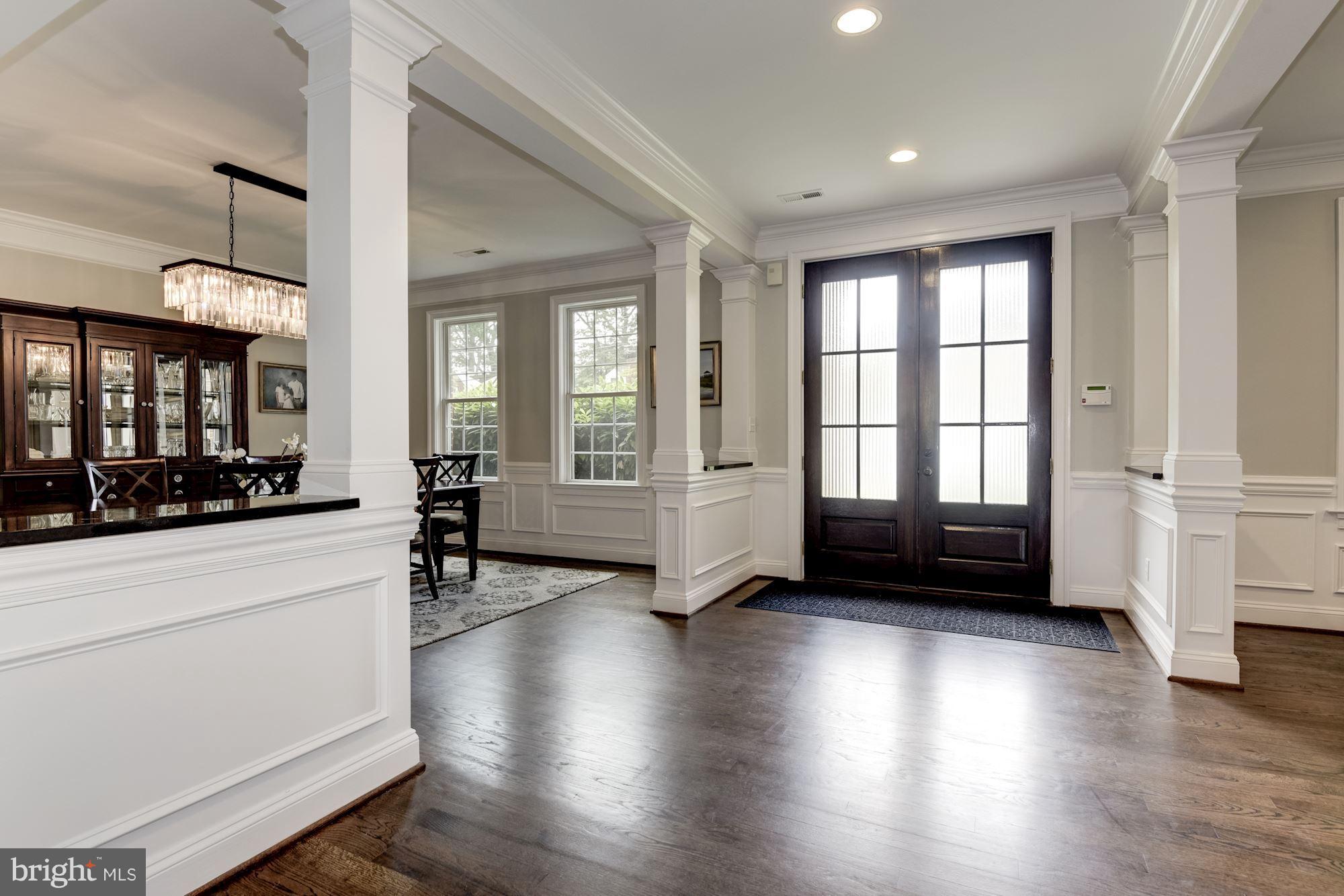 LARCHMONT - Residential