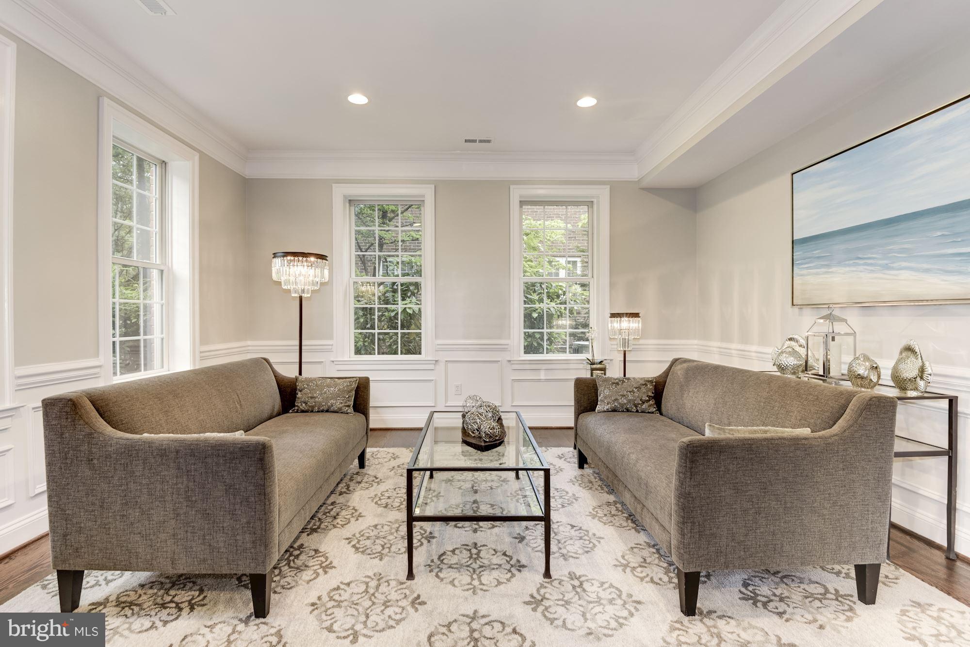 LARCHMONT - Residential