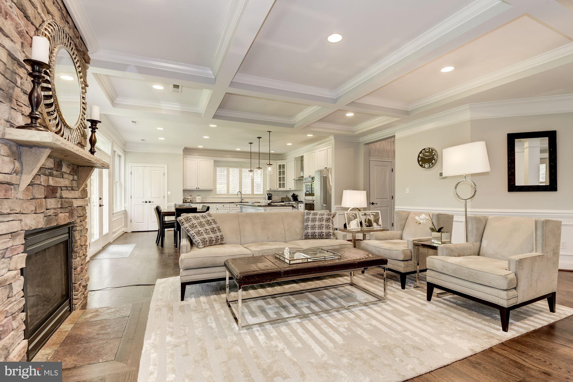 LARCHMONT - Residential