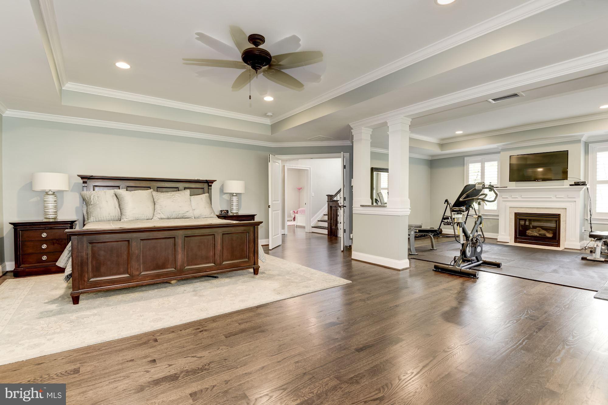 LARCHMONT - Residential