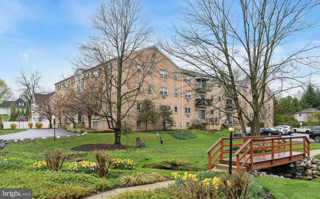 Photo of 412 N Wayne Avenue #104, WAYNE, PA 19087 (MLS # PADE2106054)