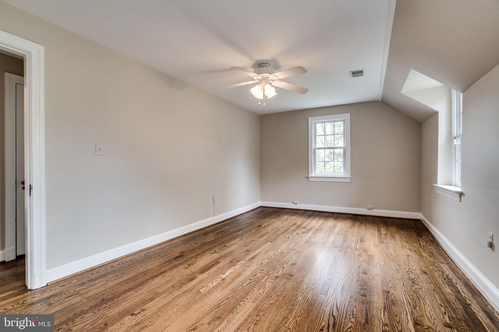 COLLEGE PARK - Residential