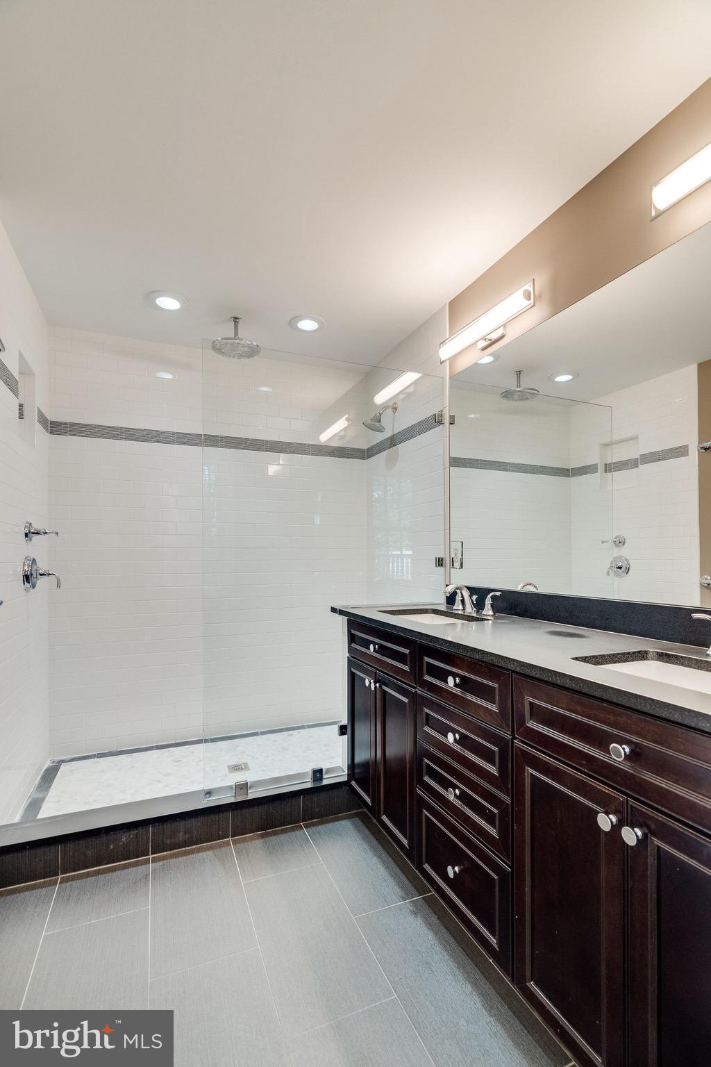 COLLEGE PARK - Residential