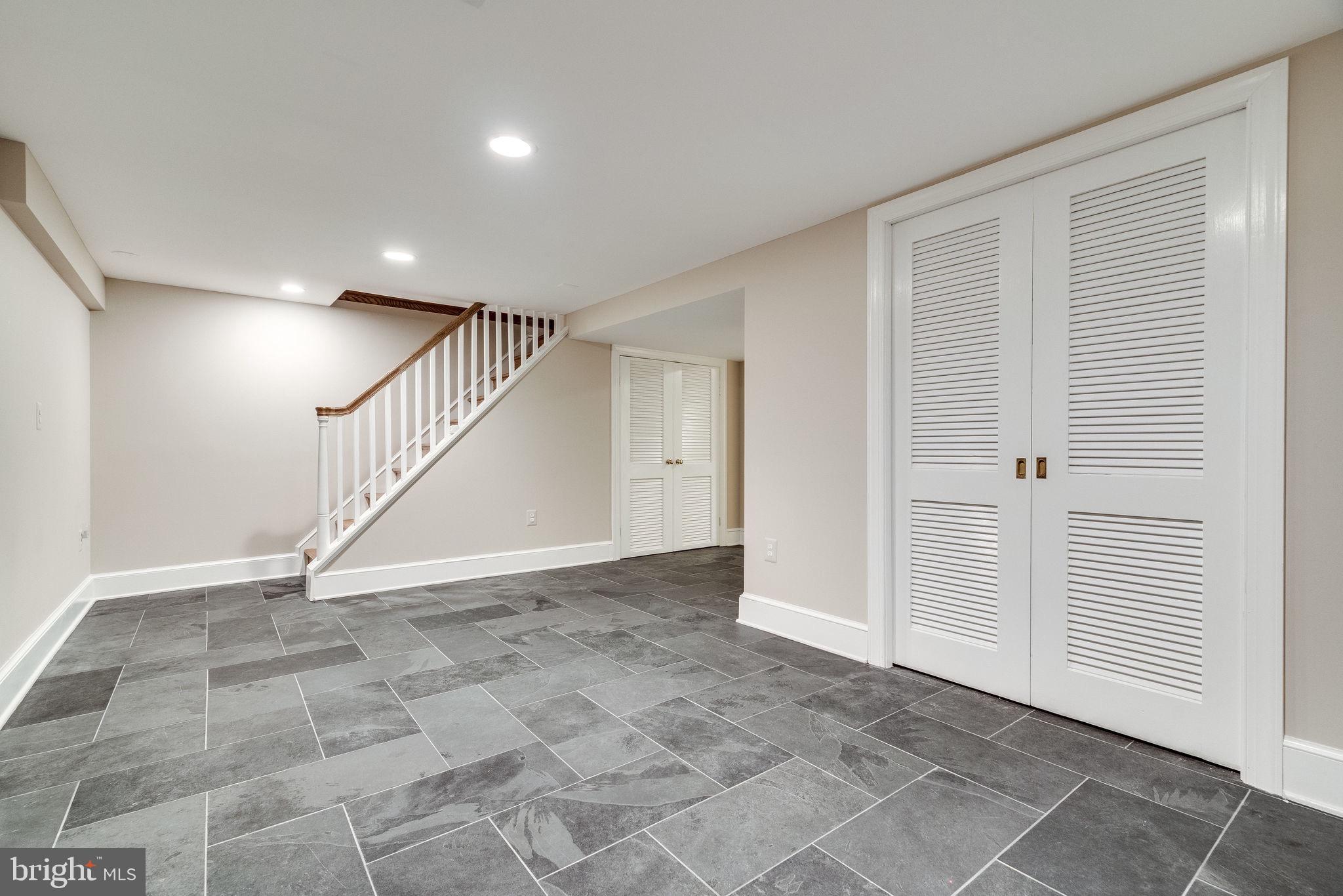 COLLEGE PARK - Residential