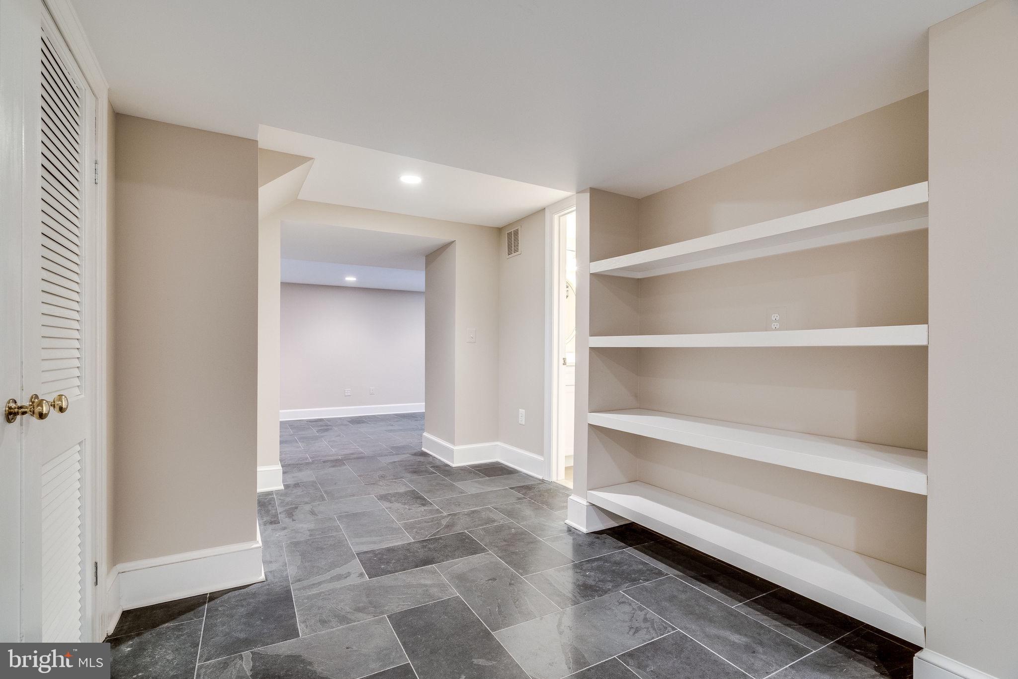 COLLEGE PARK - Residential