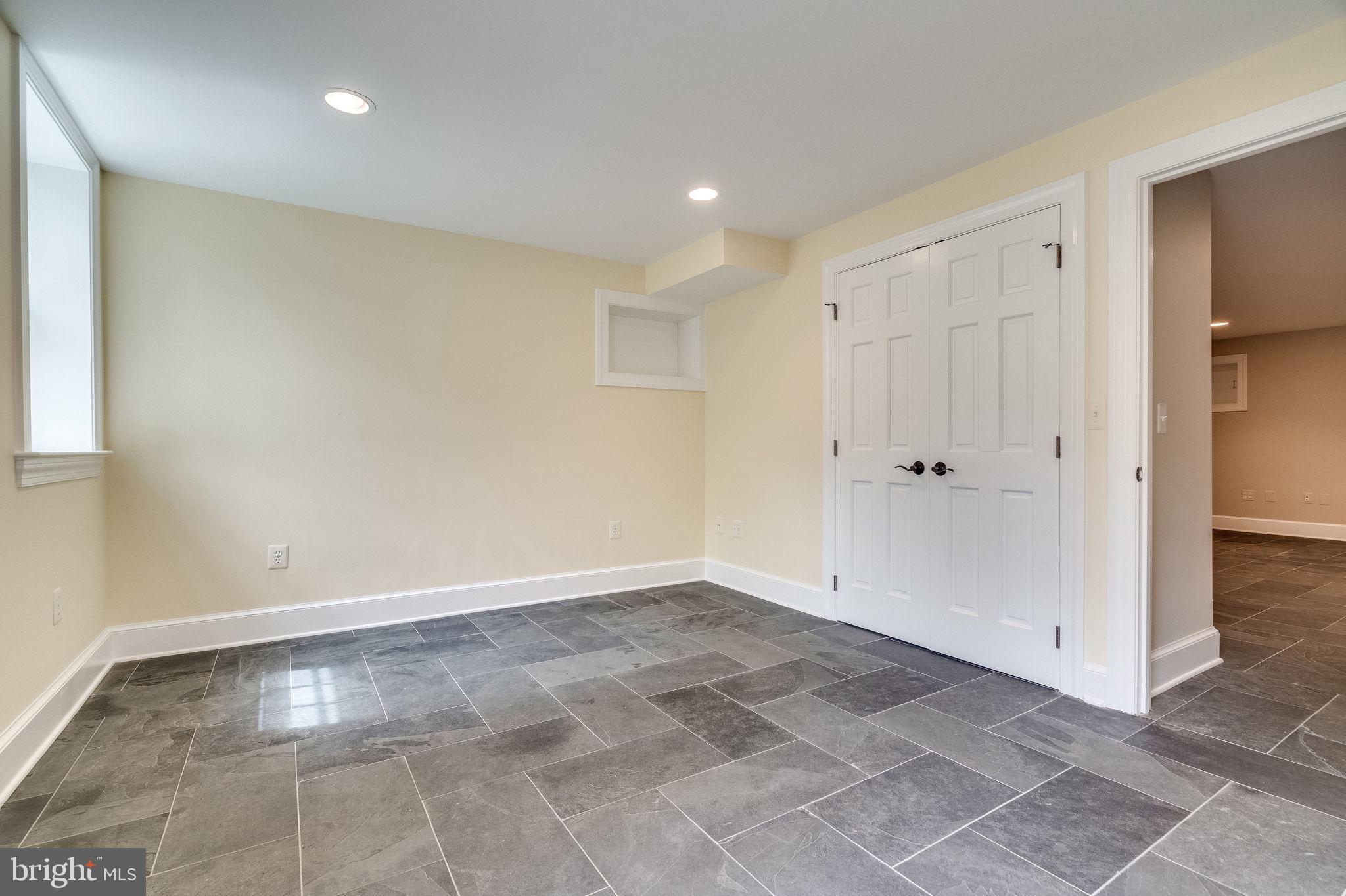 COLLEGE PARK - Residential