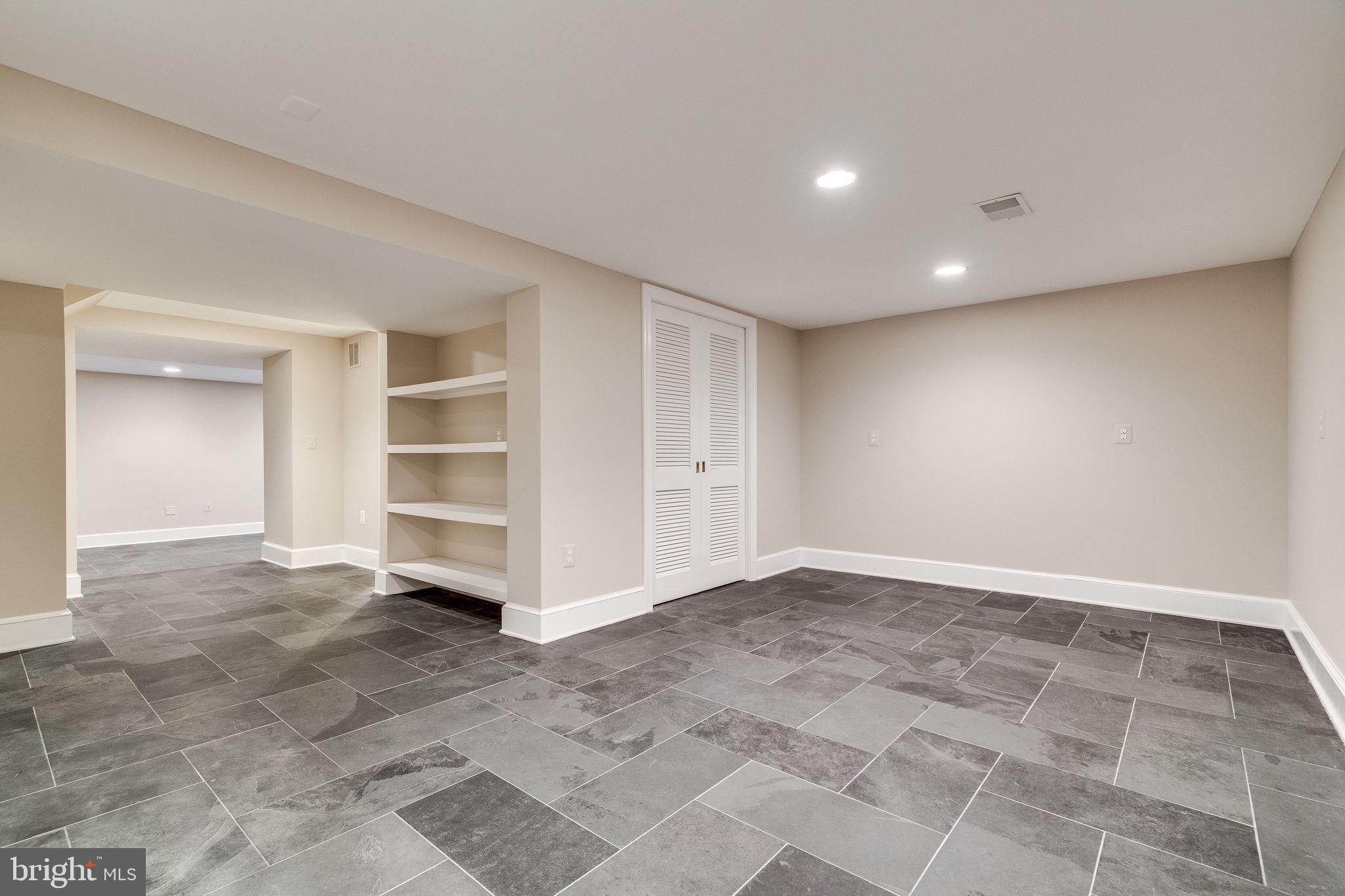 COLLEGE PARK - Residential