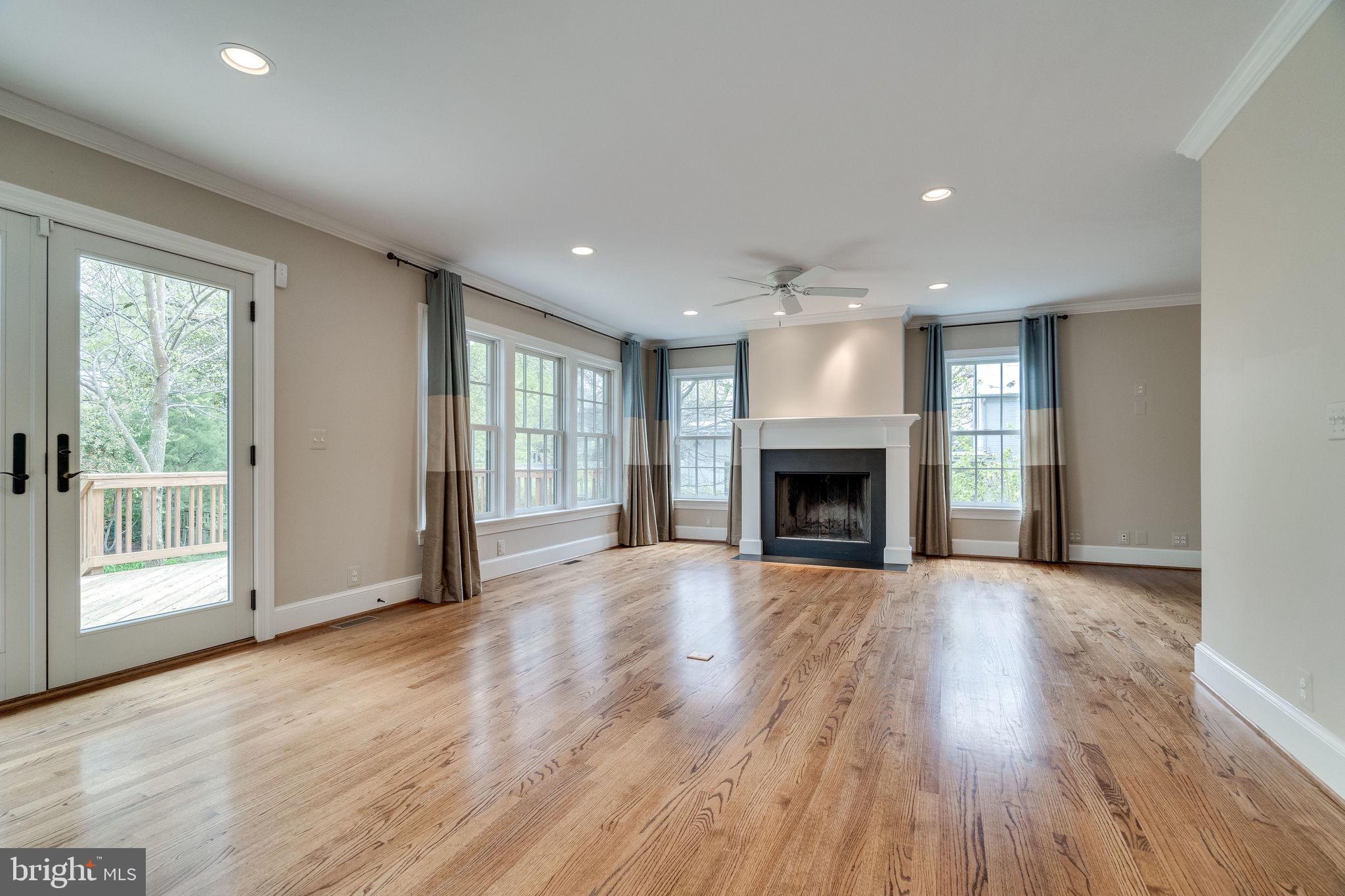 COLLEGE PARK - Residential