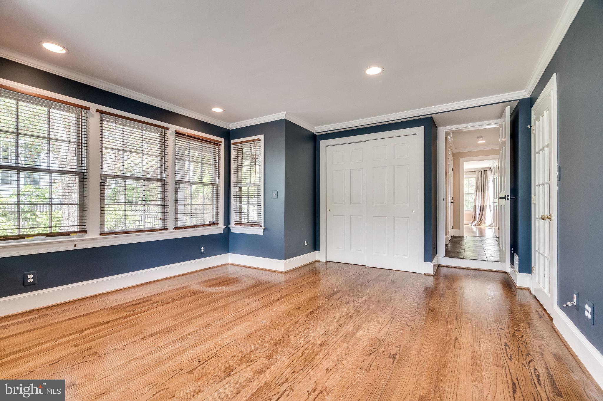 COLLEGE PARK - Residential