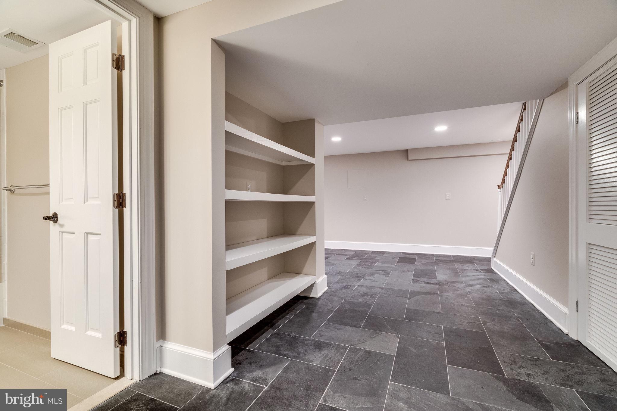 COLLEGE PARK - Residential