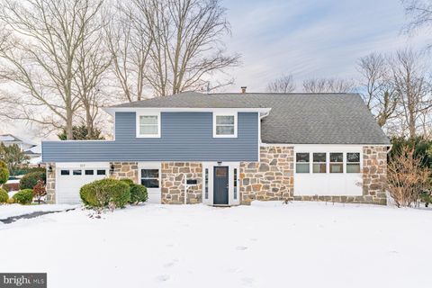 Photo of 117 White Birch Drive, CINNAMINSON, NJ 08077 (MLS # NJBL2104956)