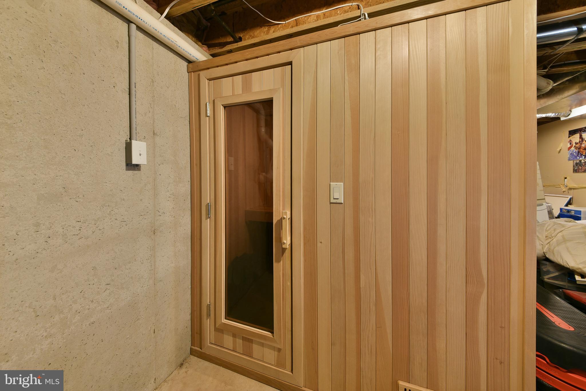 INDIAN CREEK - Residential