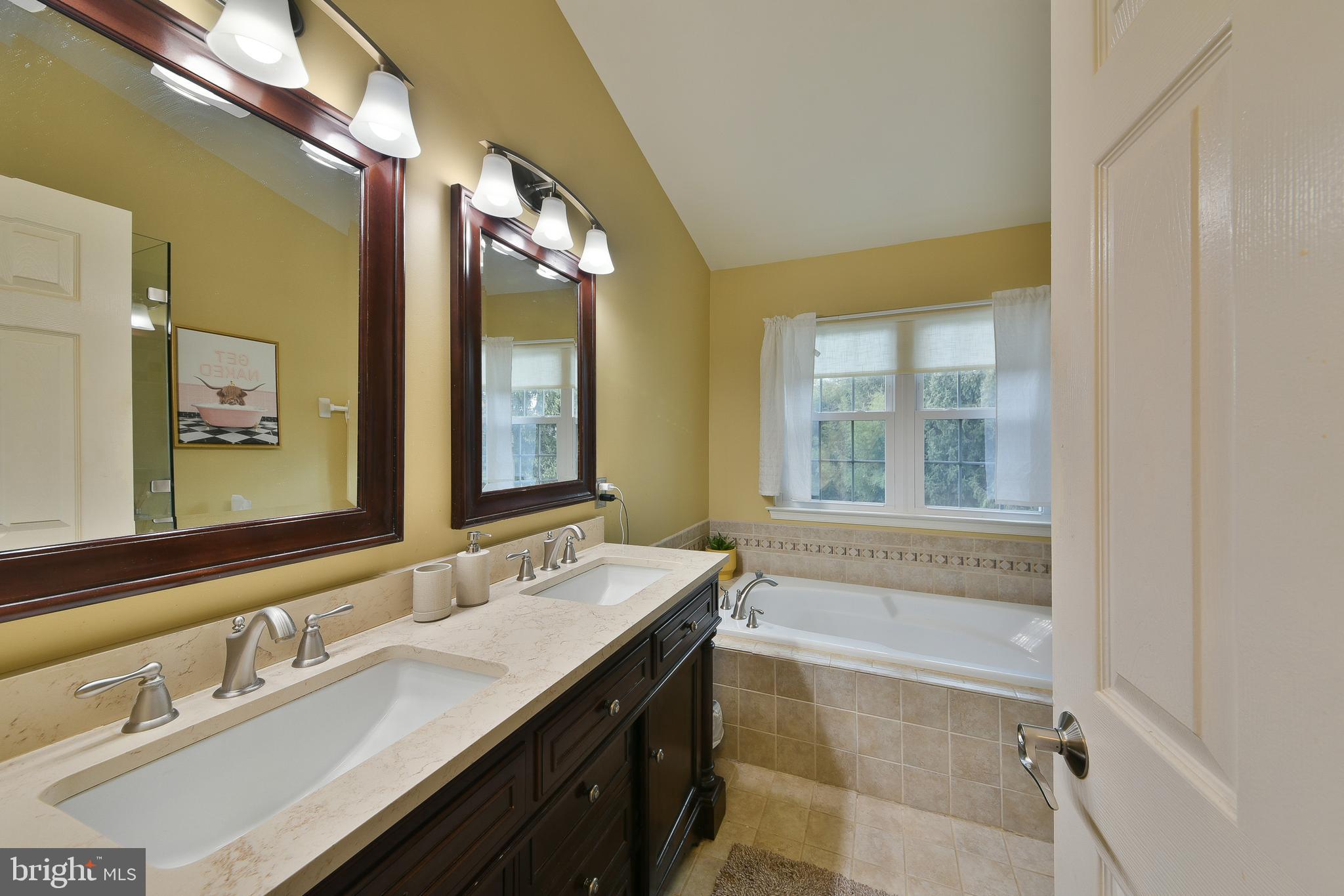 INDIAN CREEK - Residential