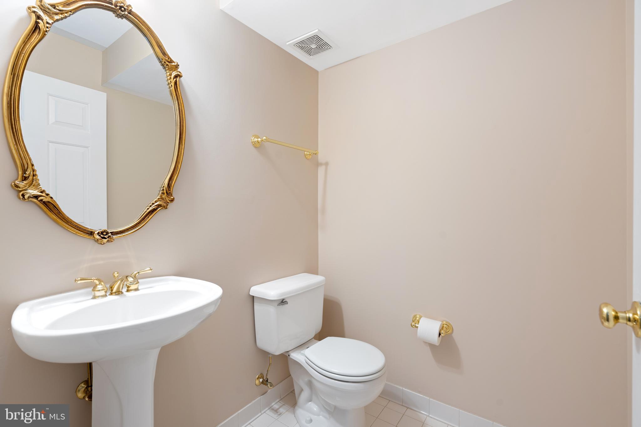 CEDAR LAKES - Residential Lease