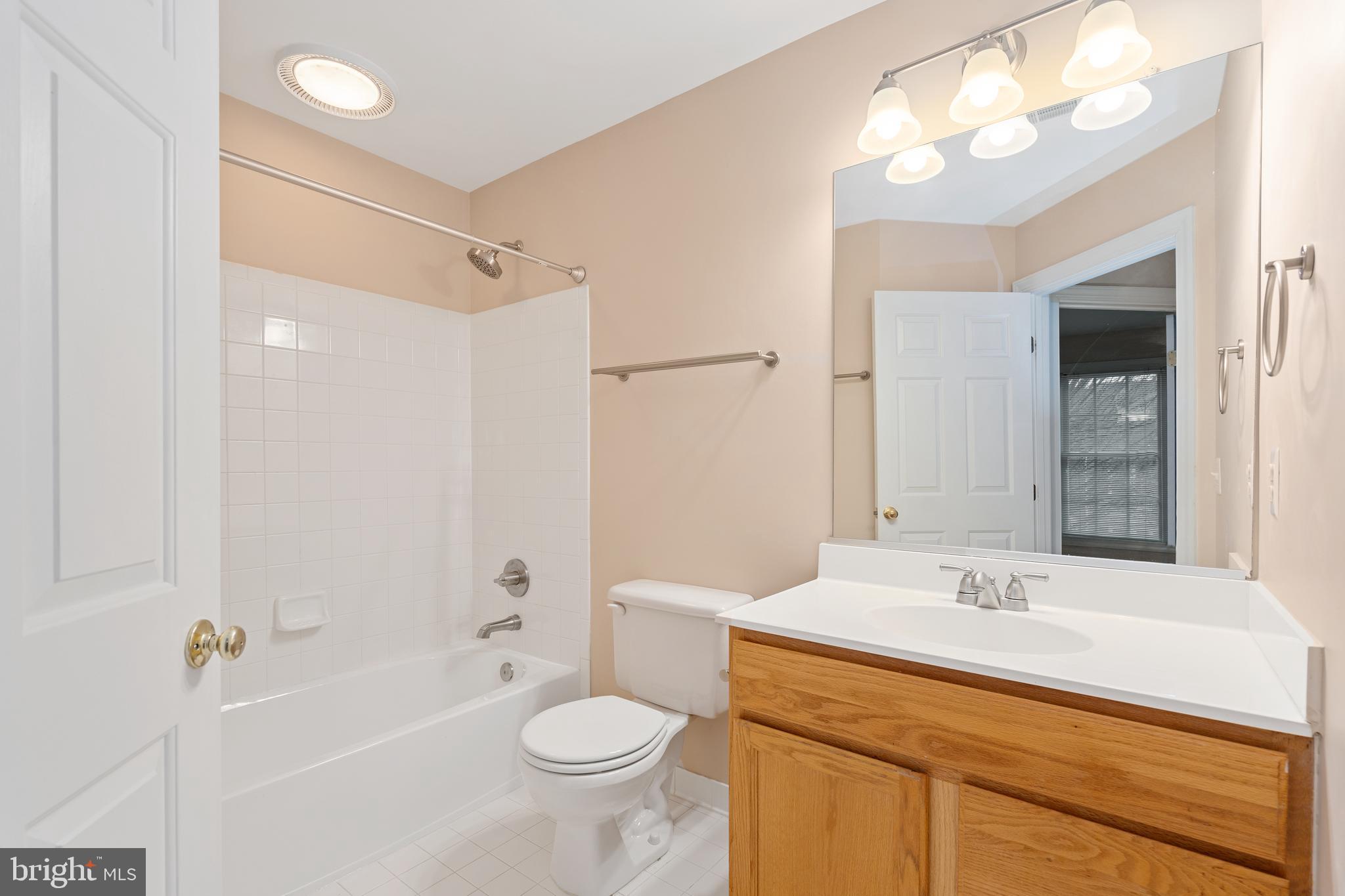 CEDAR LAKES - Residential Lease