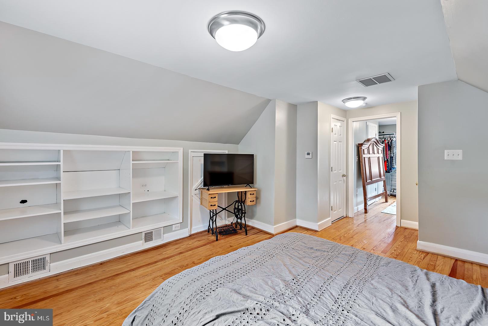 CEDARHURST - Residential