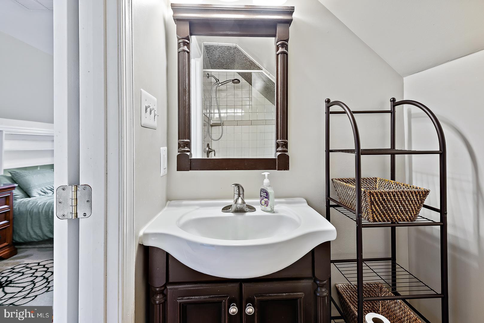 CEDARHURST - Residential