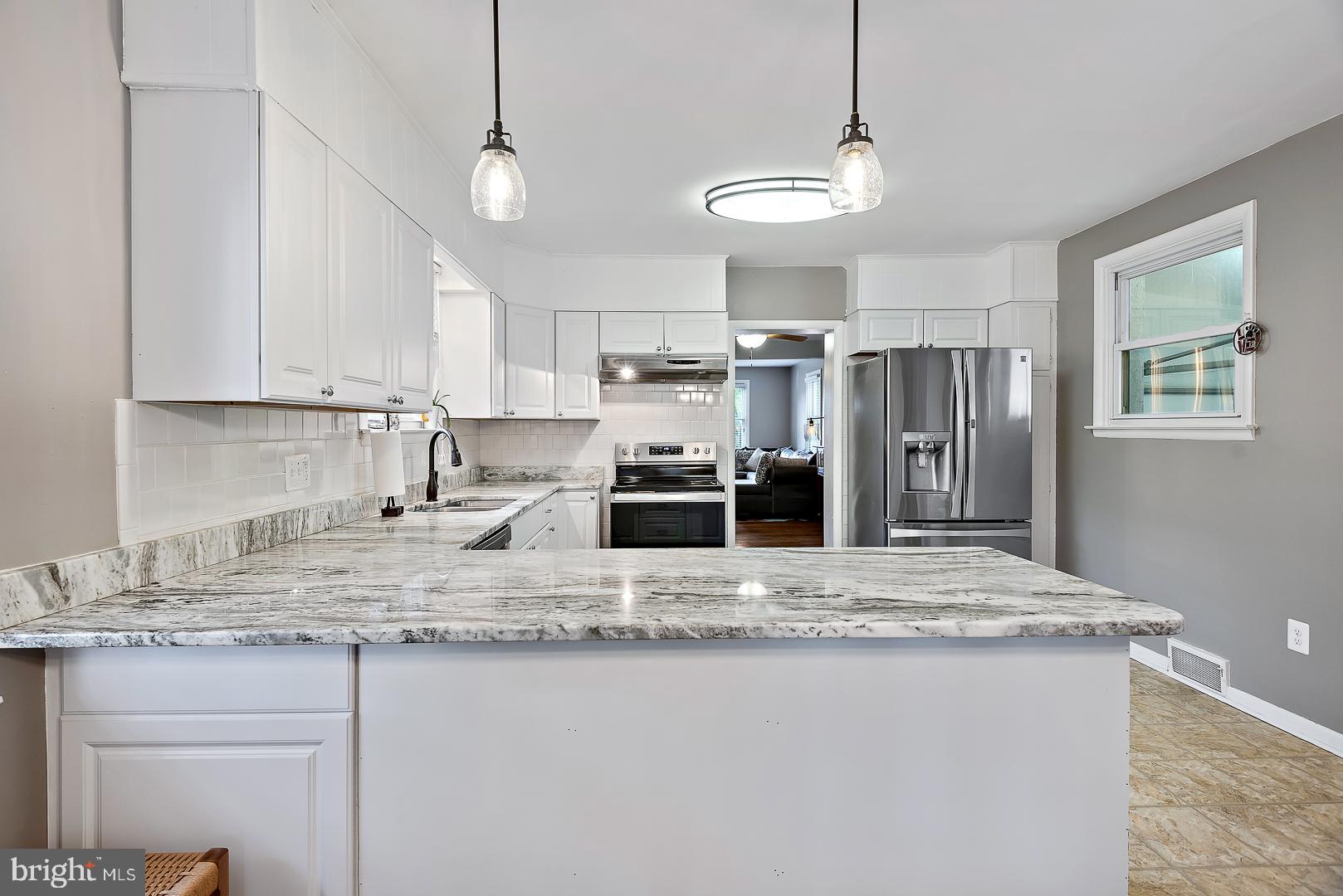 CEDARHURST - Residential