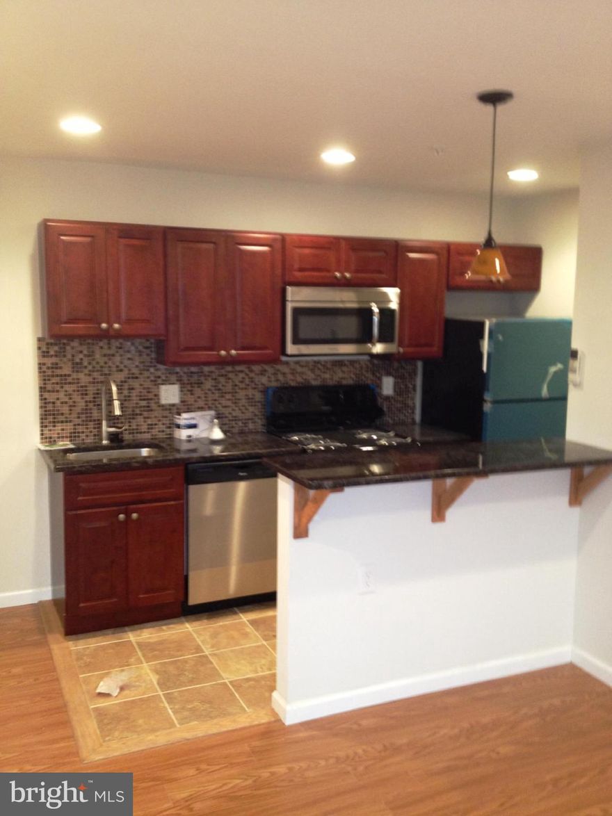 Great opportunity to live in Jenkintown Borough and enjoy all the available shopping, restaurants & theater.  2nd floor unit close to bus & train.