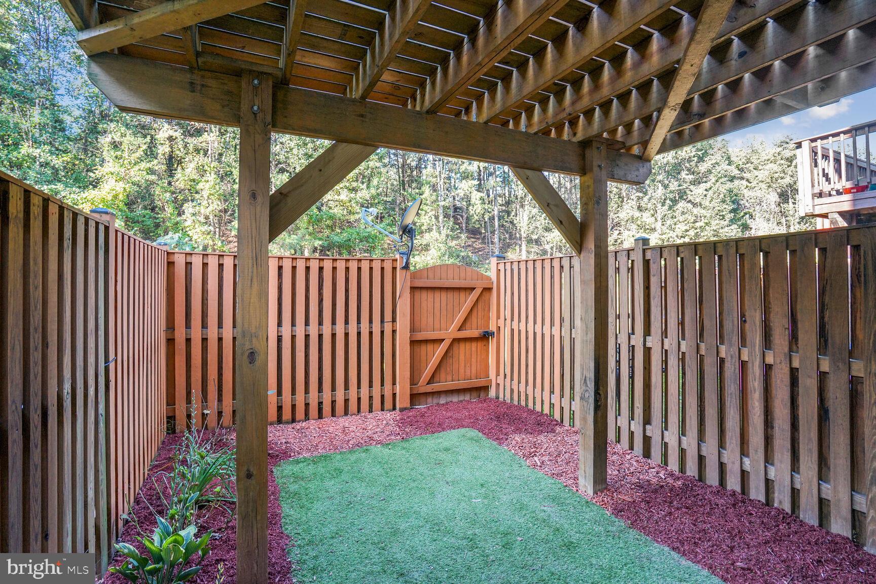 STOCKBRIDGE CONDO - Residential