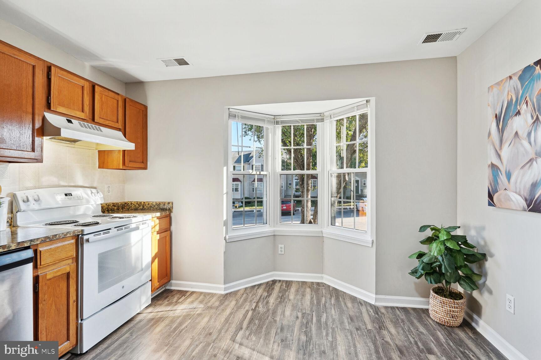 STOCKBRIDGE CONDO - Residential