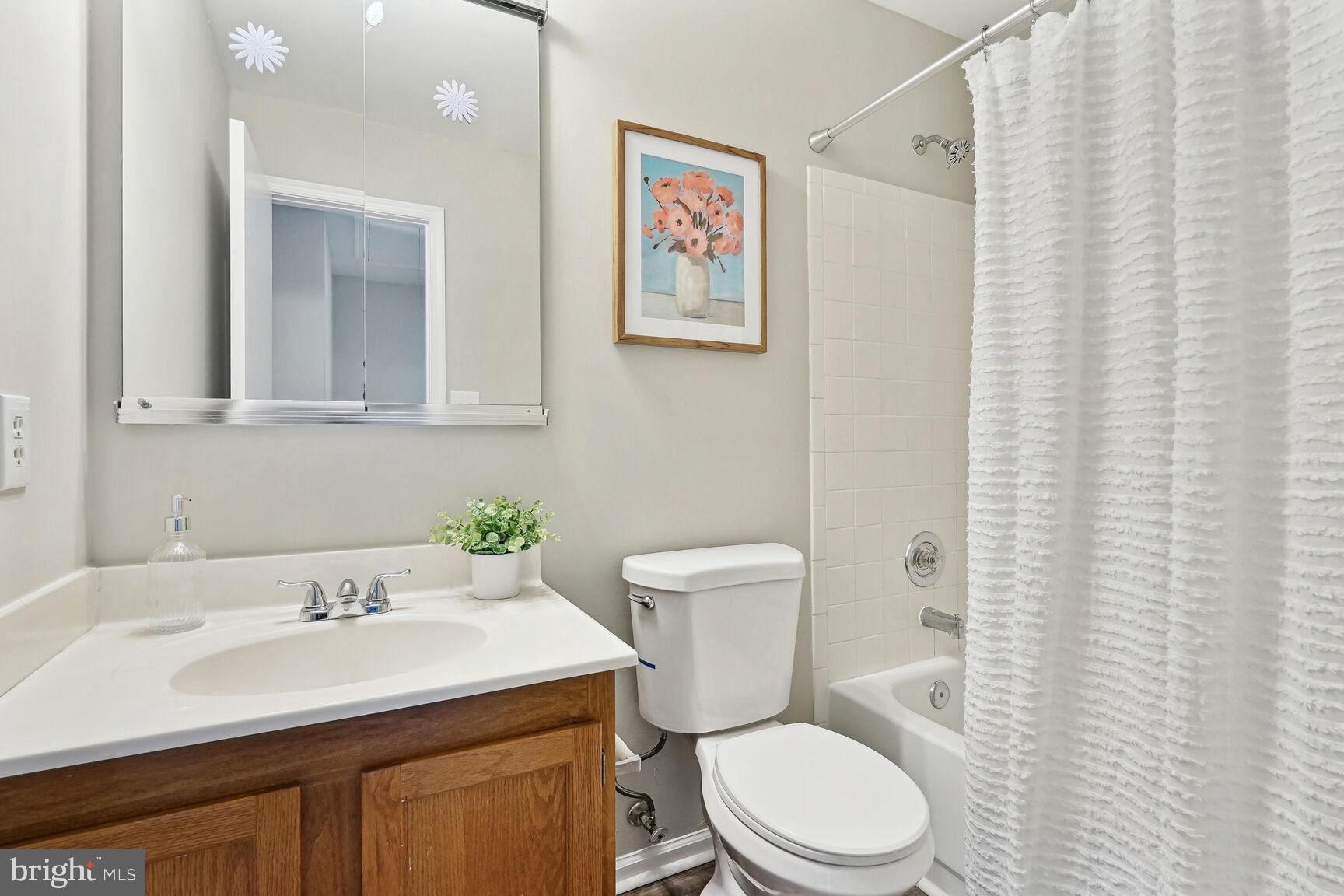 STOCKBRIDGE CONDO - Residential