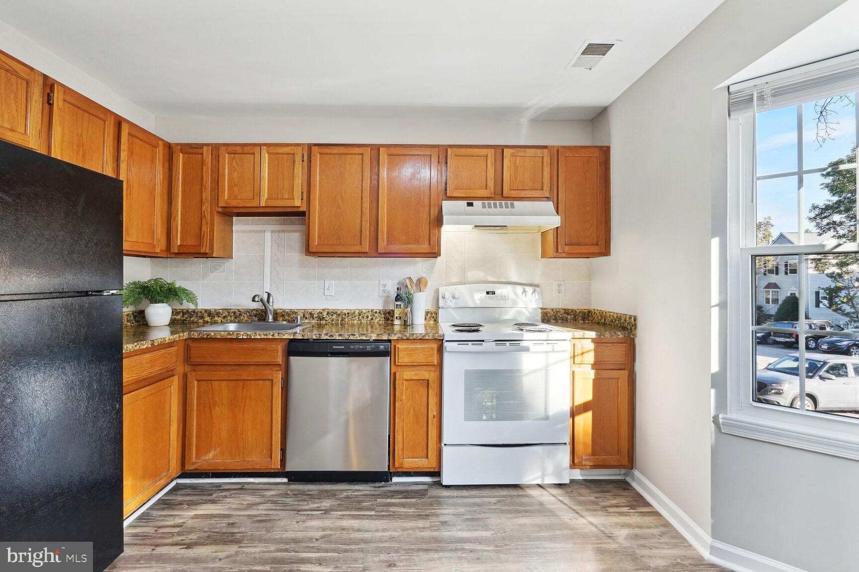 STOCKBRIDGE CONDO - Residential