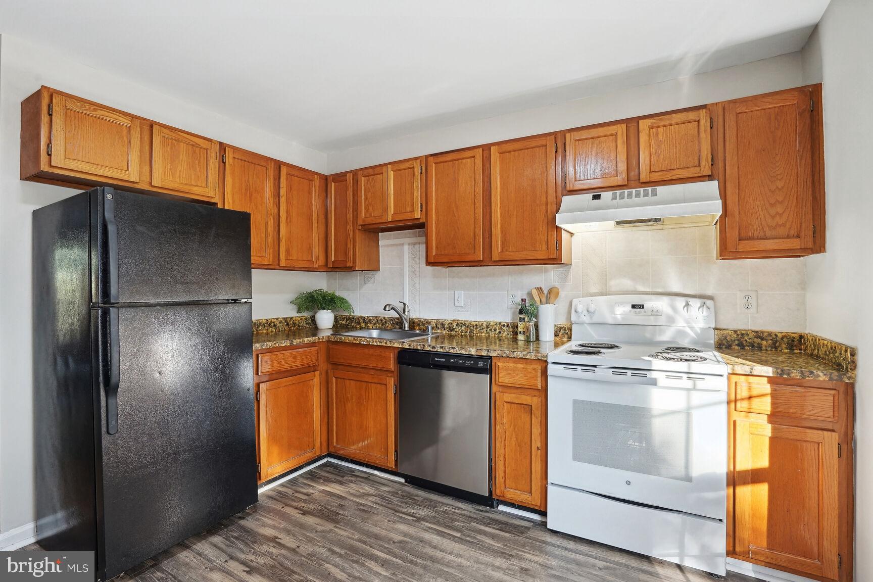 STOCKBRIDGE CONDO - Residential