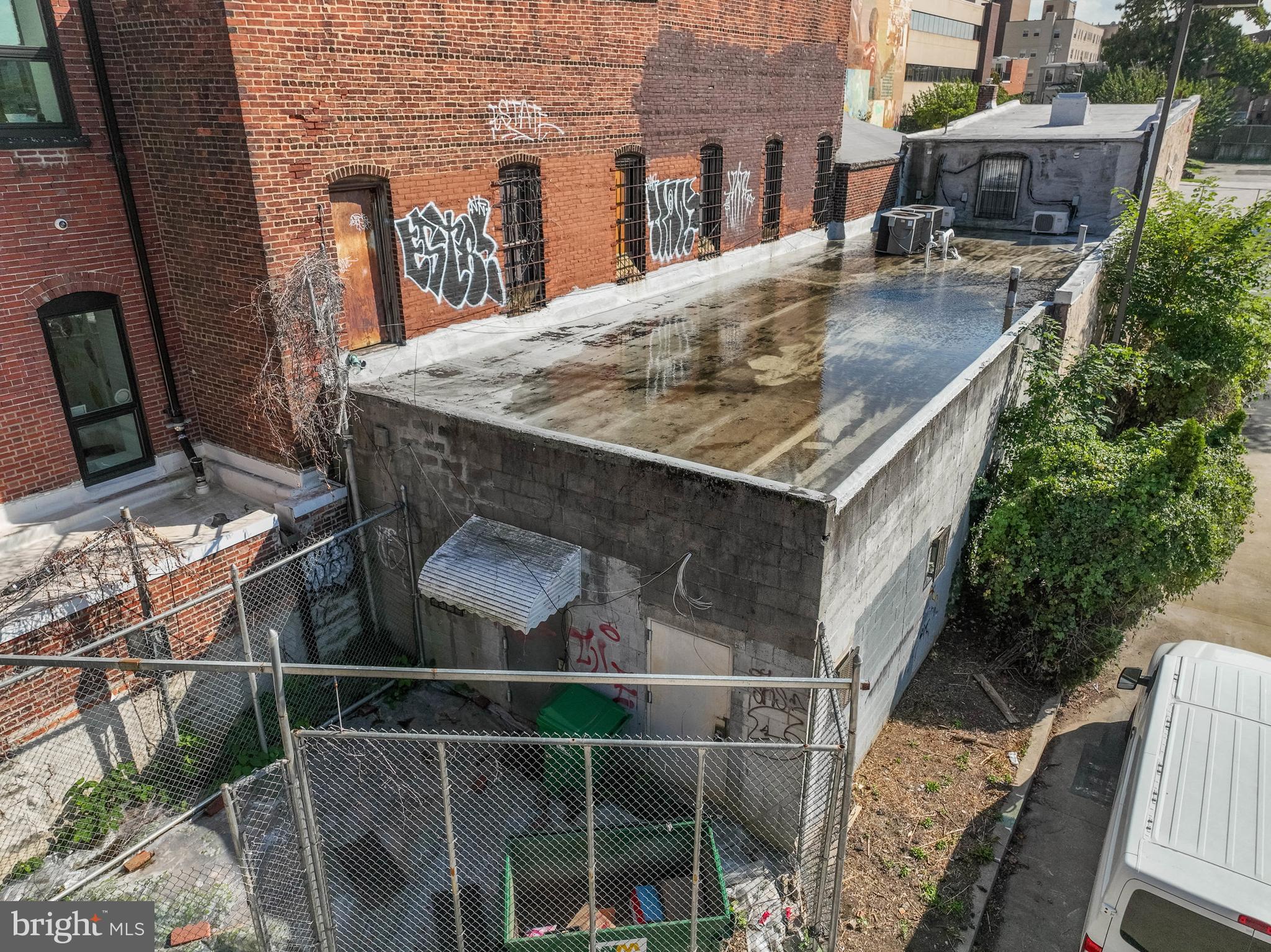 UNIVERSITY CITY - Land