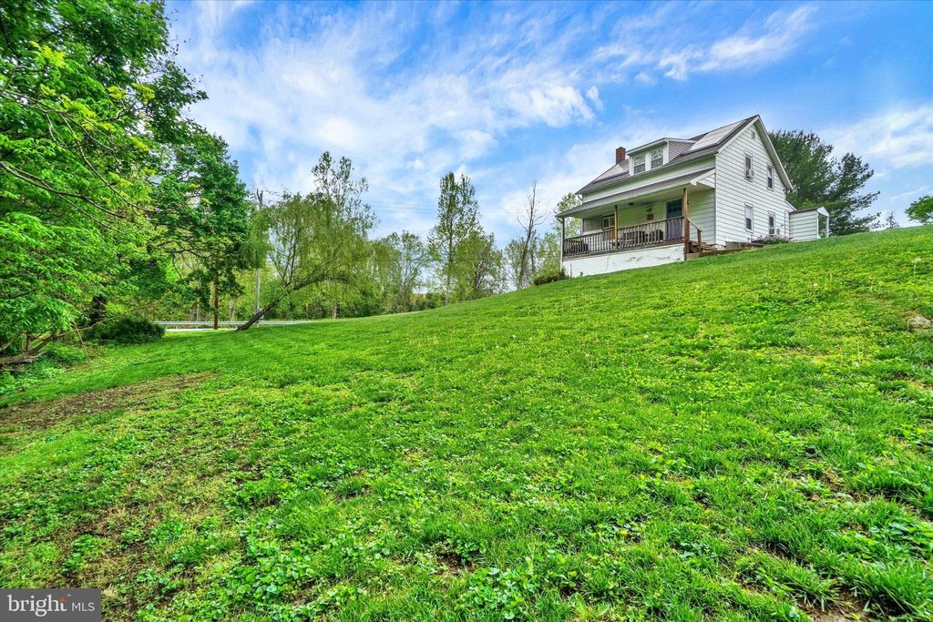 Photo of 2 Circle Drive, WRIGHTSVILLE, PA 17368 (MLS # PAYK2080988)