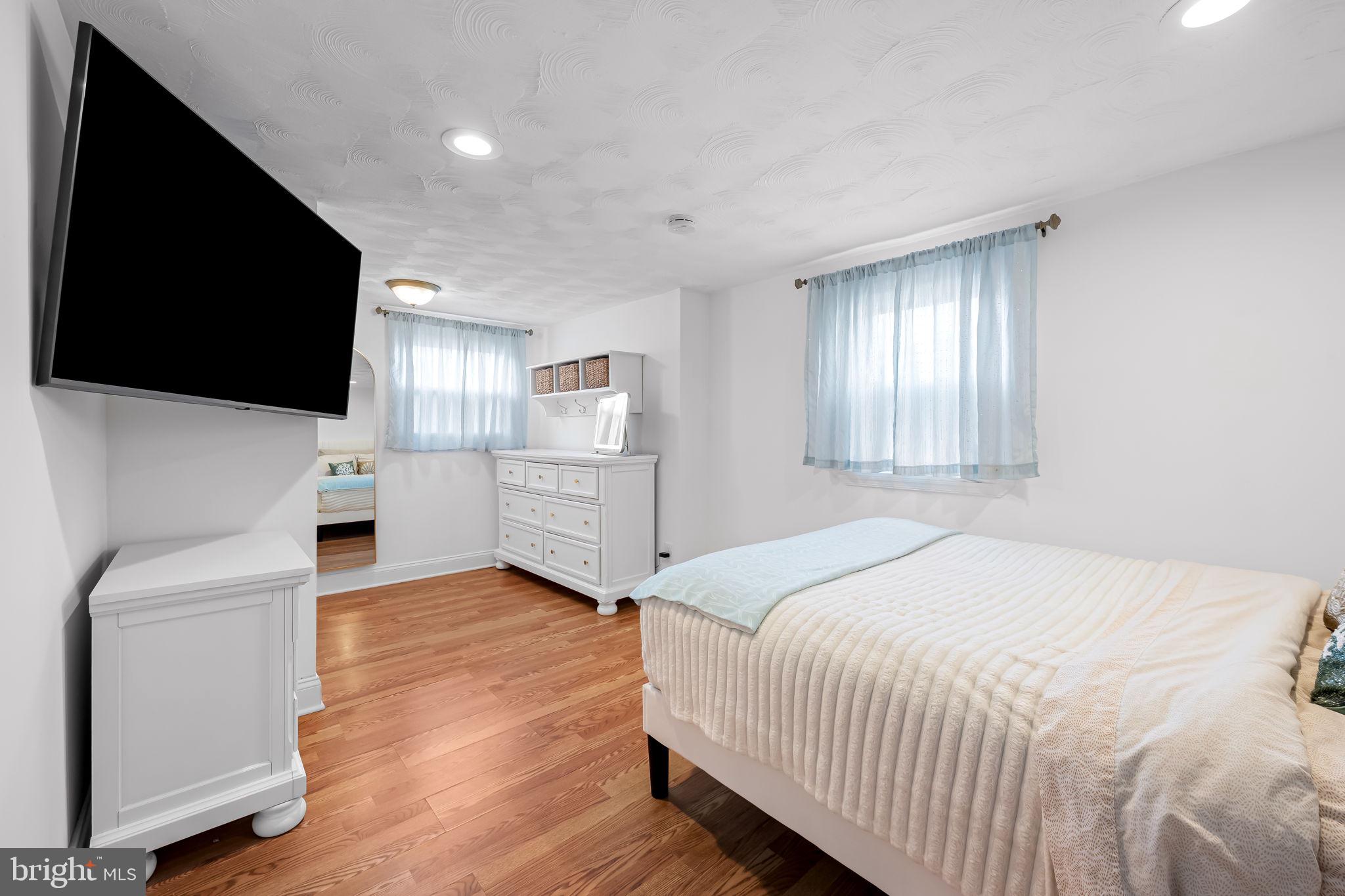 EDGEMERE - Residential