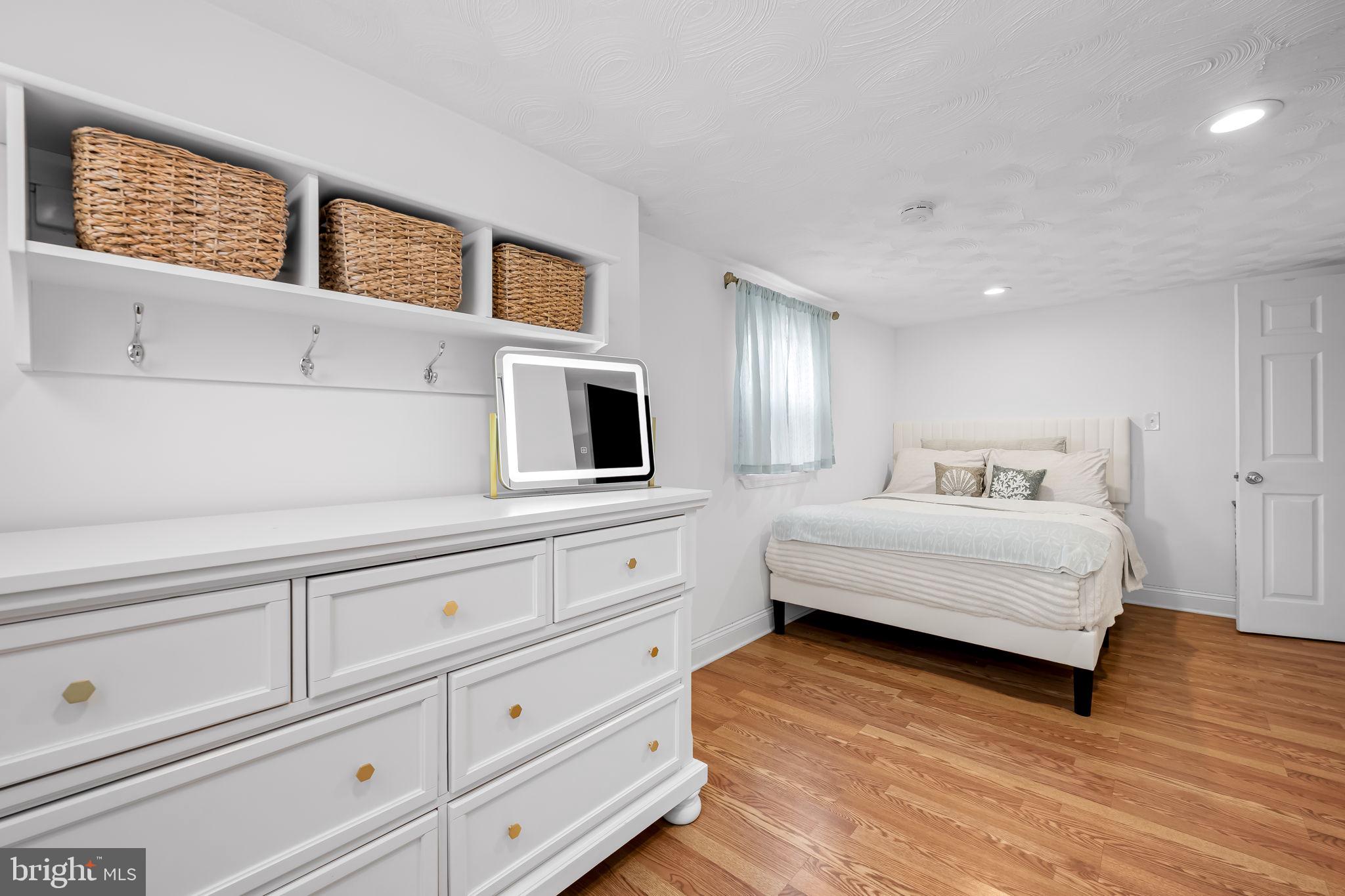 EDGEMERE - Residential