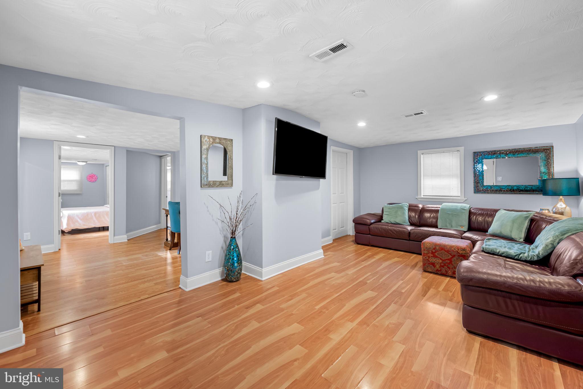 2519 SYCAMORE AVENUE