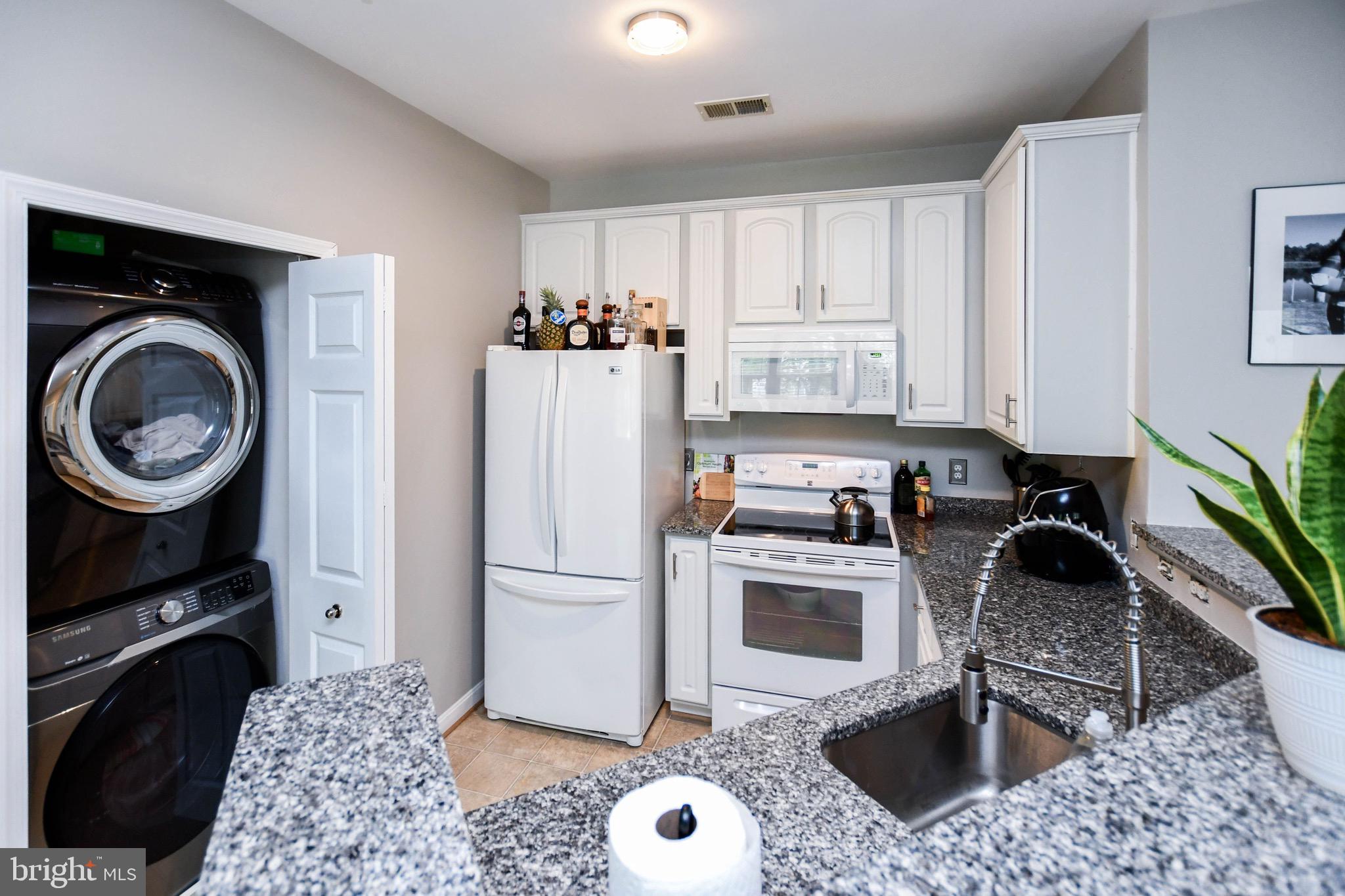 BOWIE TOWERS - Residential