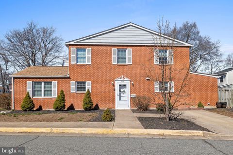 Townhouse For Sale - 3716 Tavern Way<br/> TRIANGLE, VA 22172