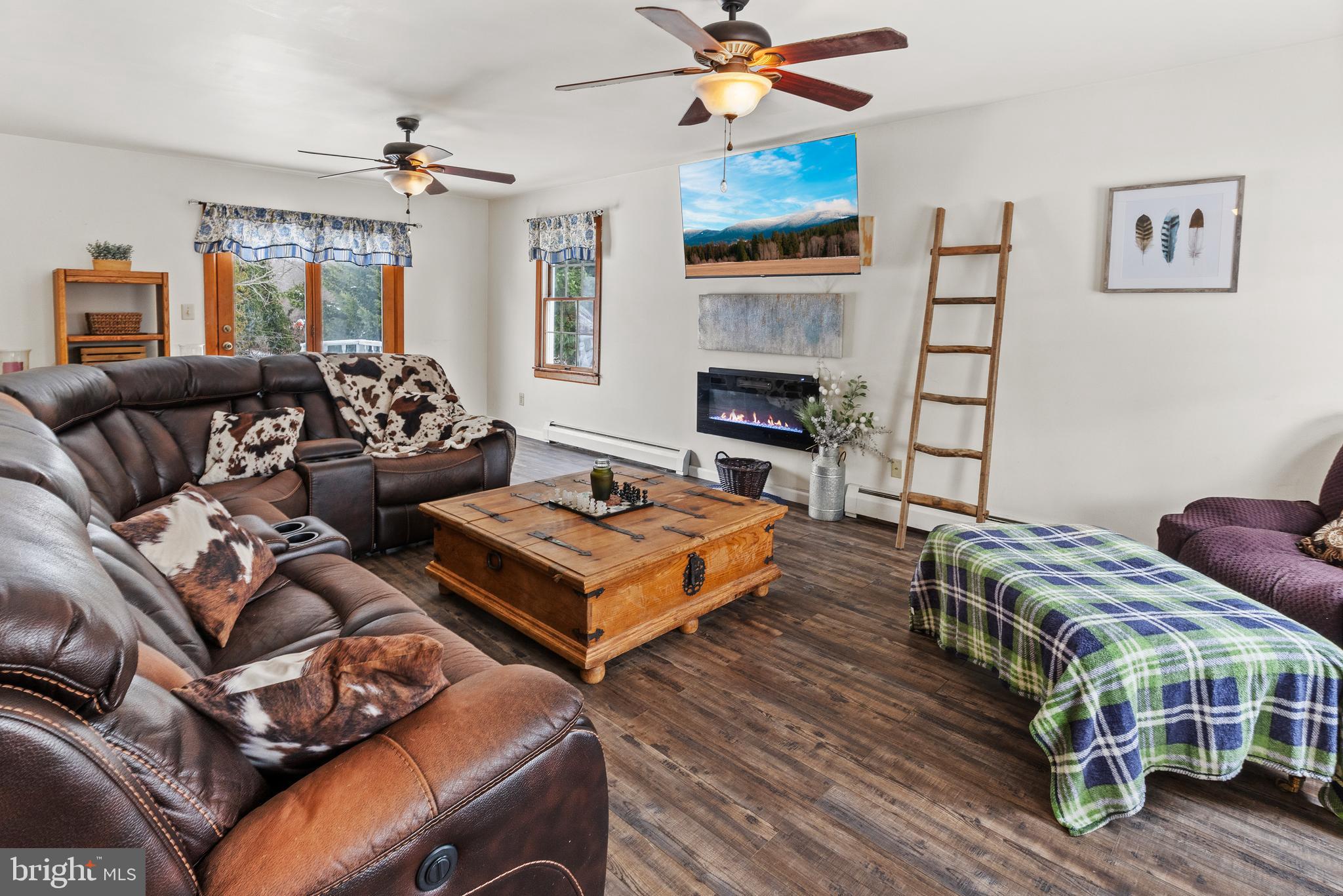 PERRYVILLE - Residential