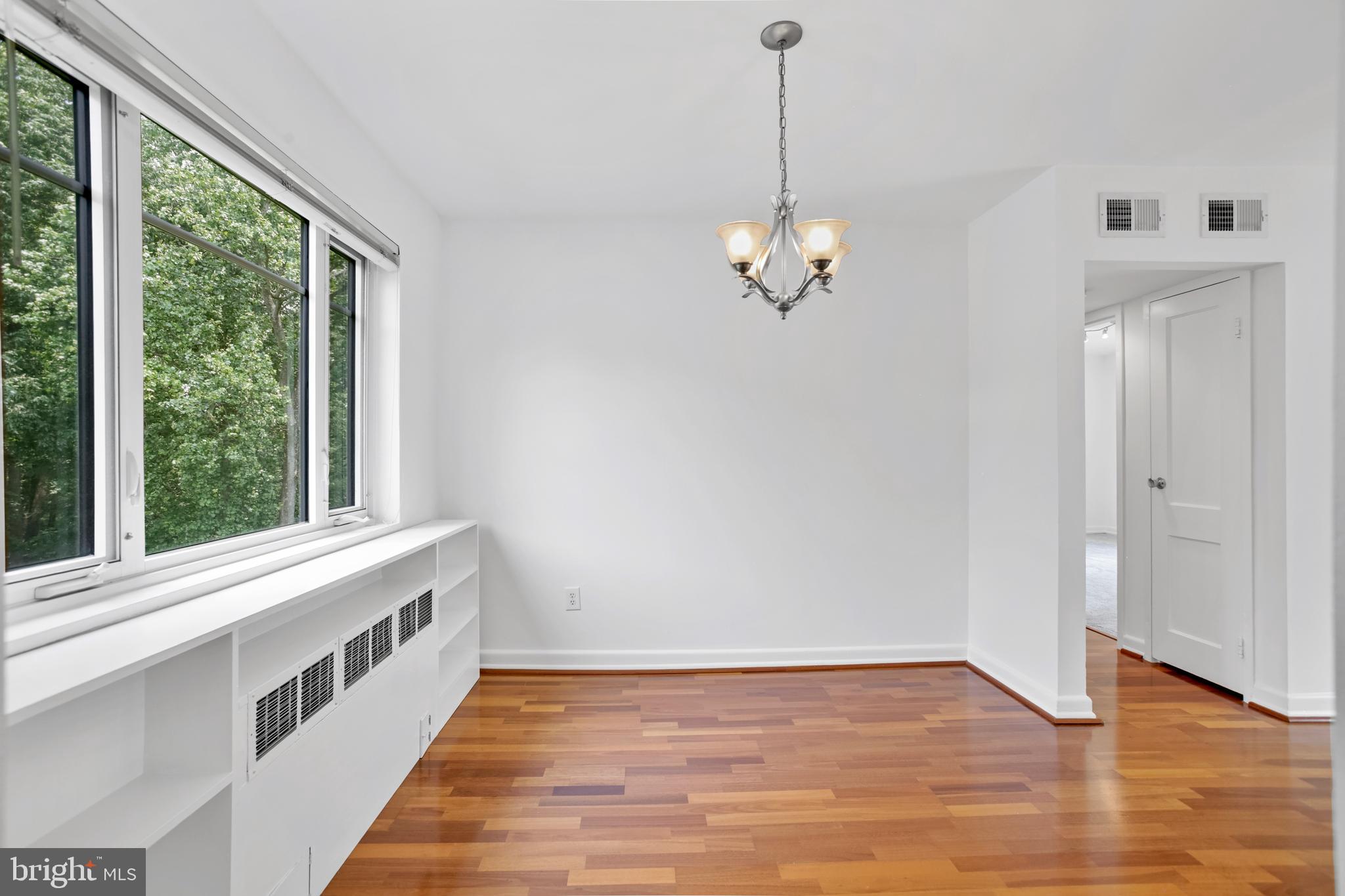 10411 MONTROSE AVENUE 10411