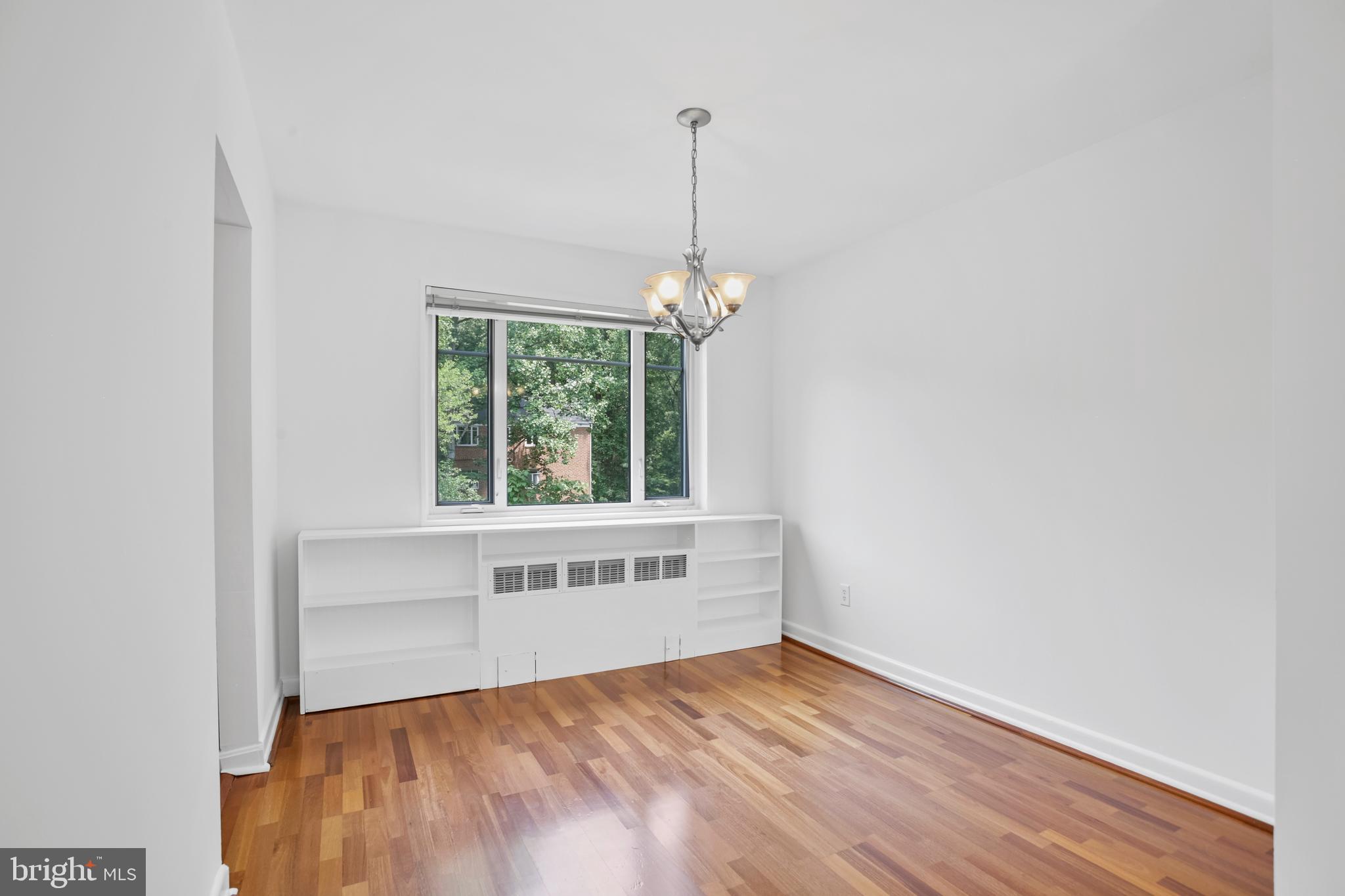 10411 MONTROSE AVENUE 10411