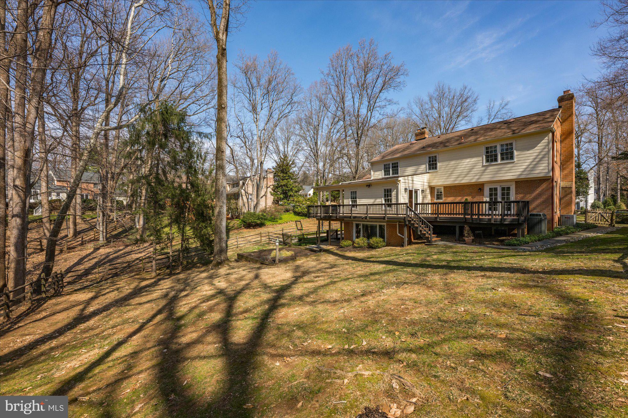 RIVER FALLS - Residential