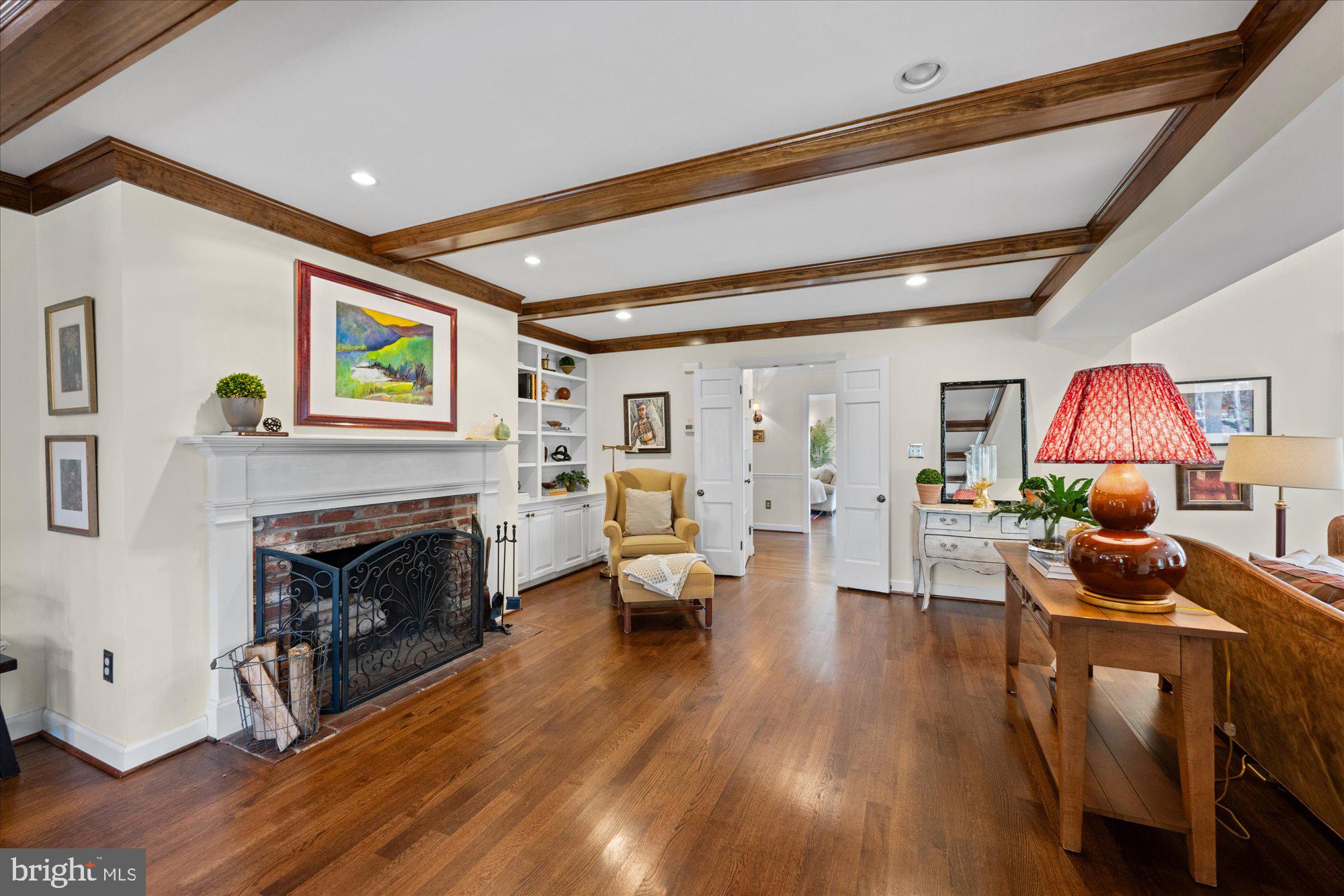 RIVER FALLS - Residential