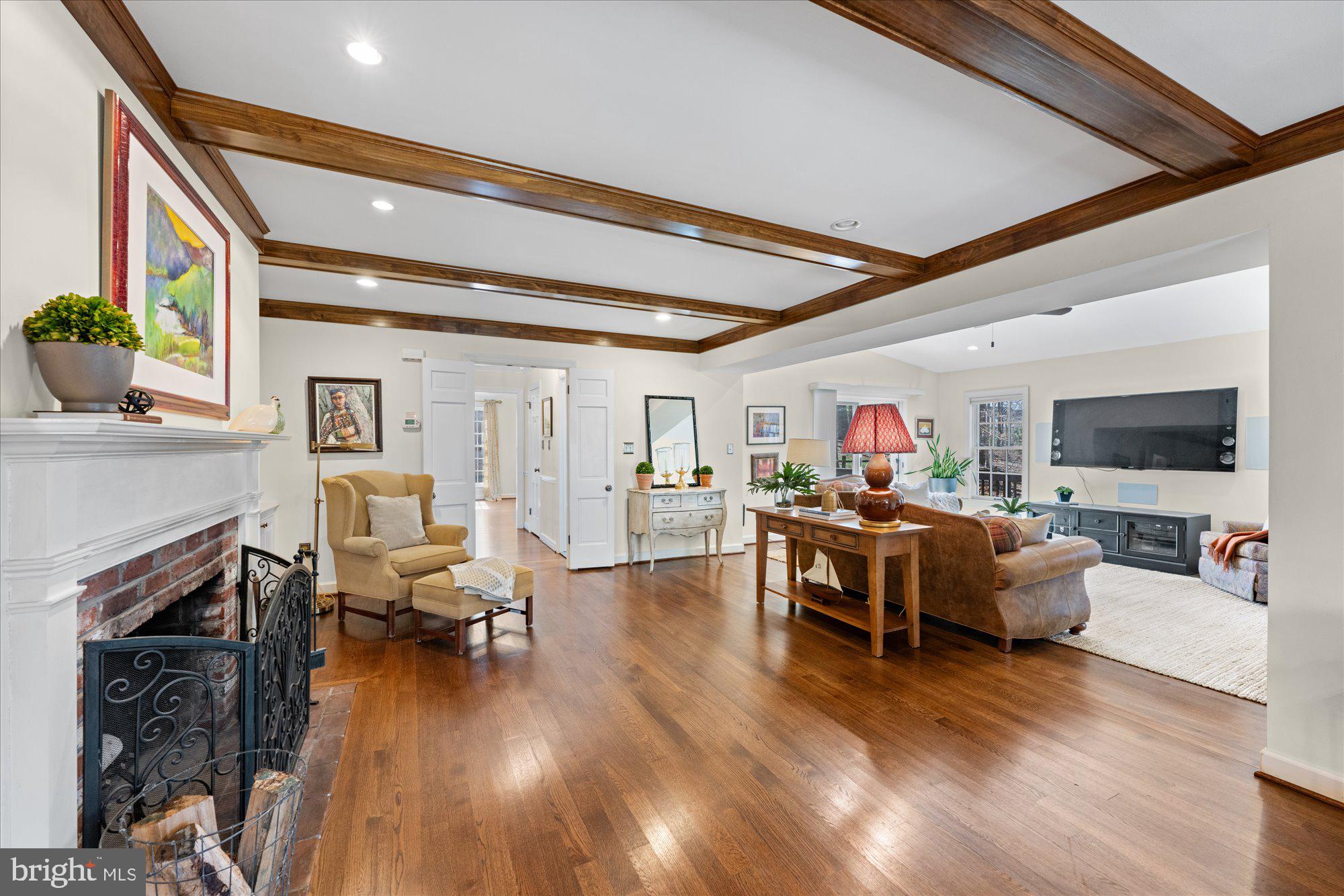 RIVER FALLS - Residential