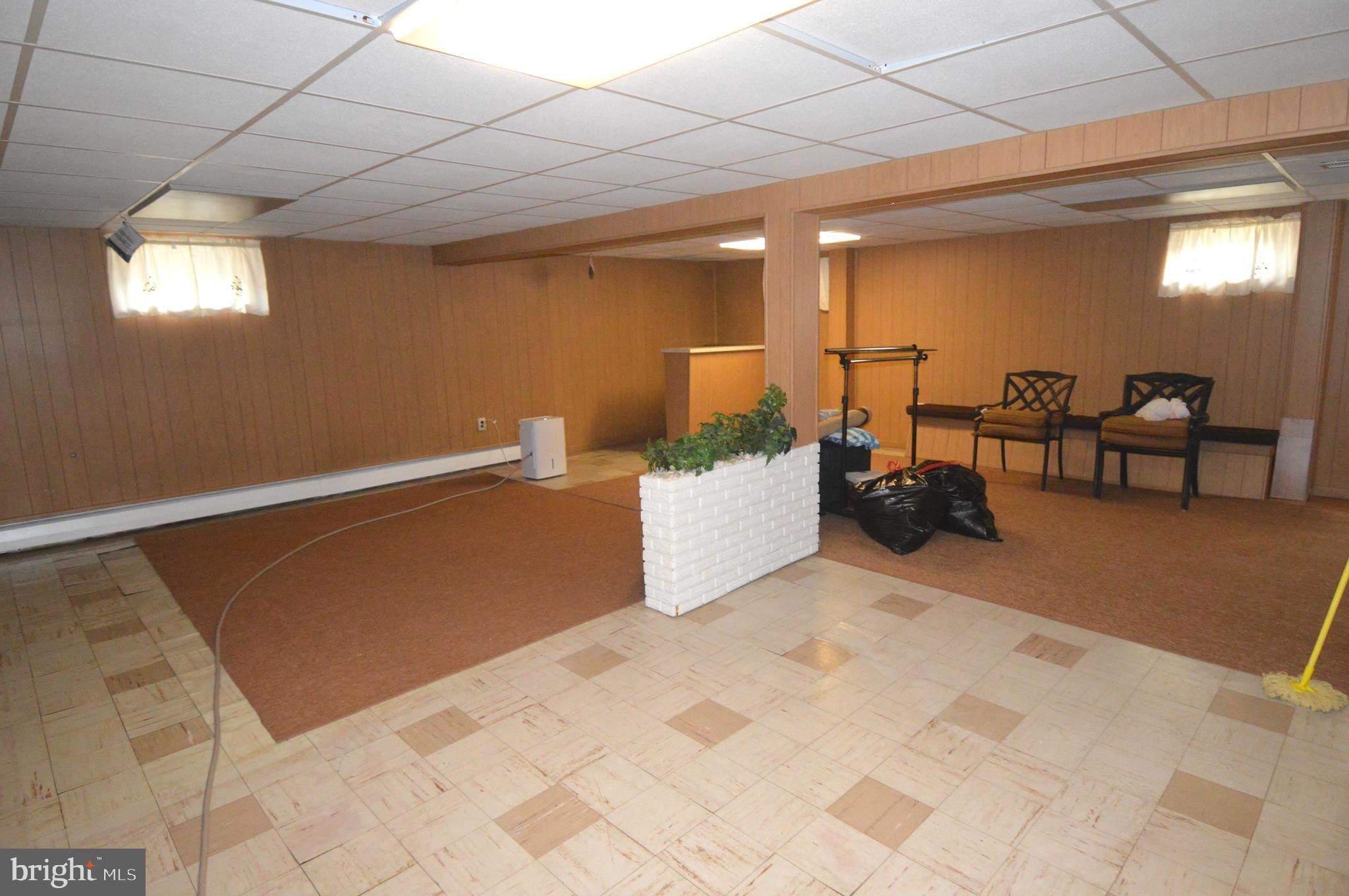 HARWOOD MANOR - Residential